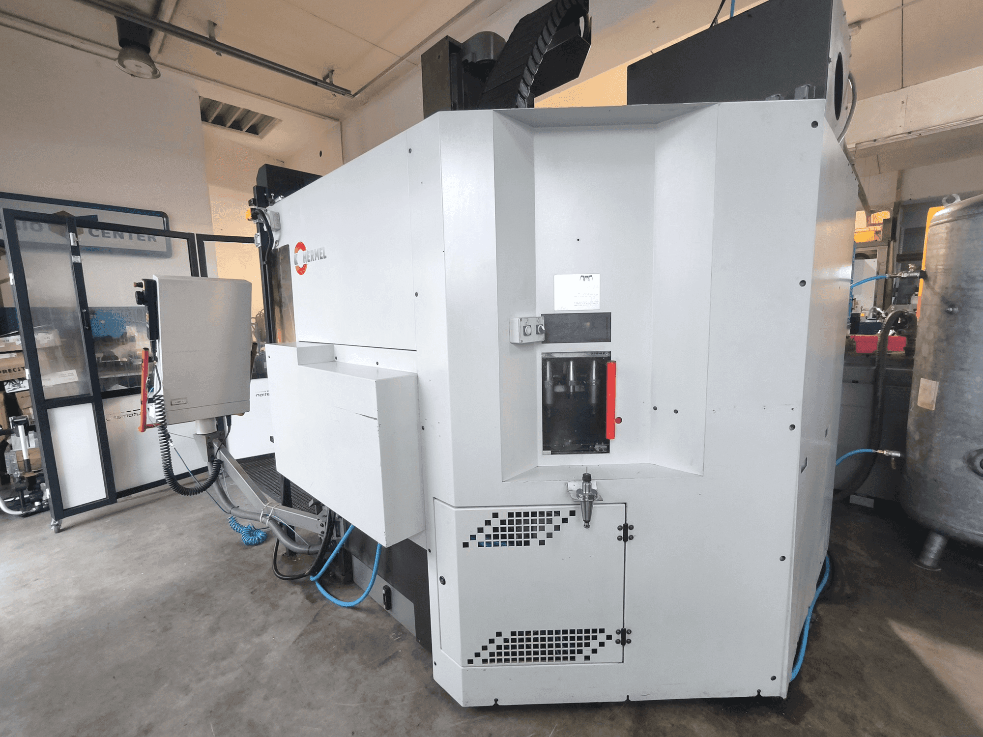 HERMLE C 600 U-maskinen framifrån