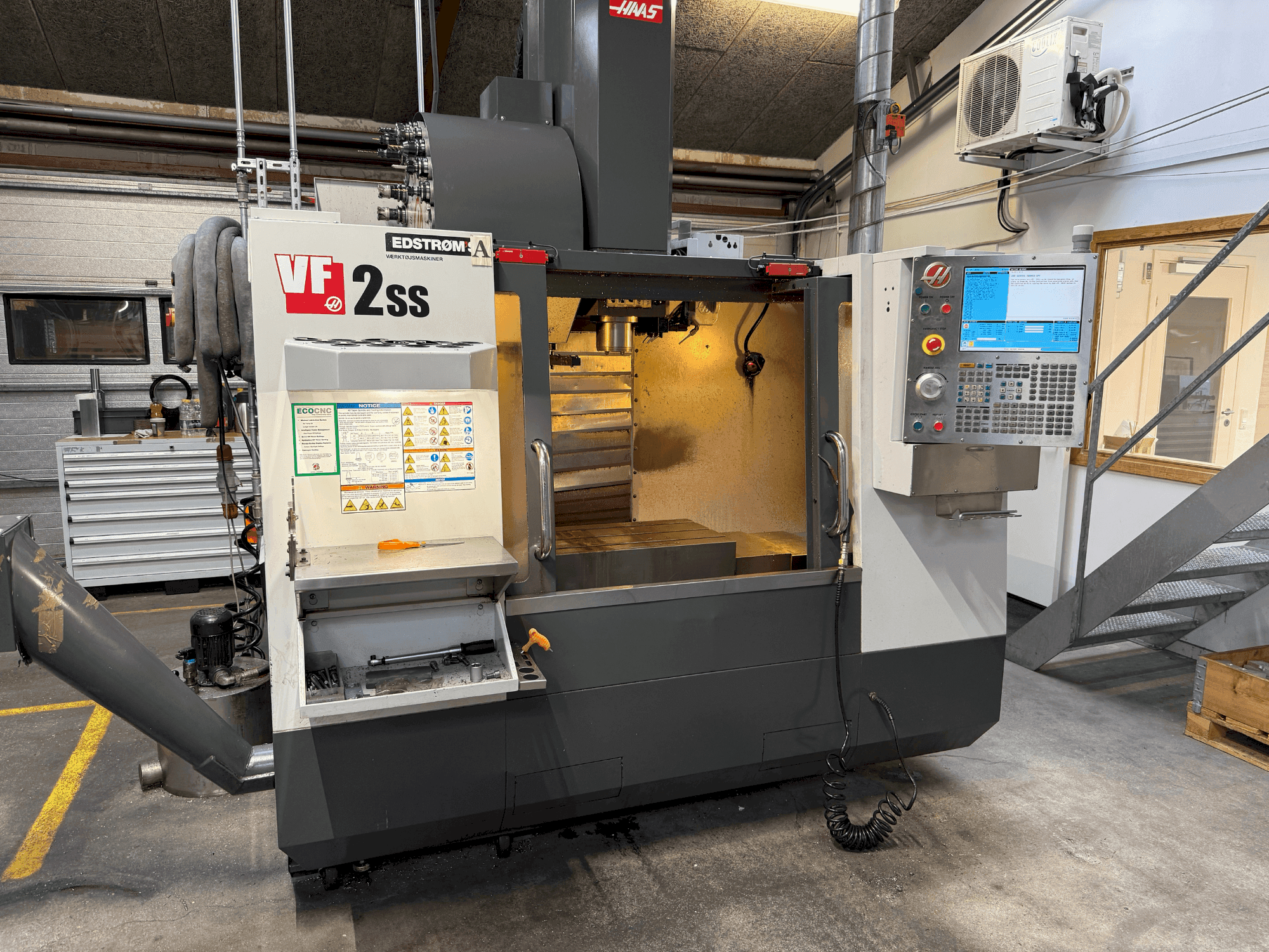 HAAS VF-2SS-maskinen framifrån