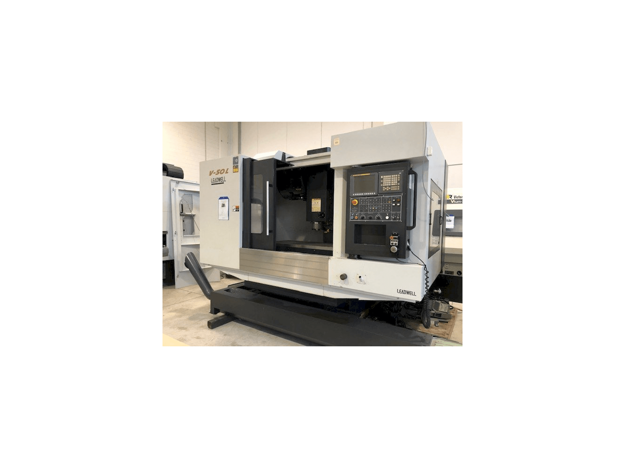Leadwell V50L-maskinen framifrån
