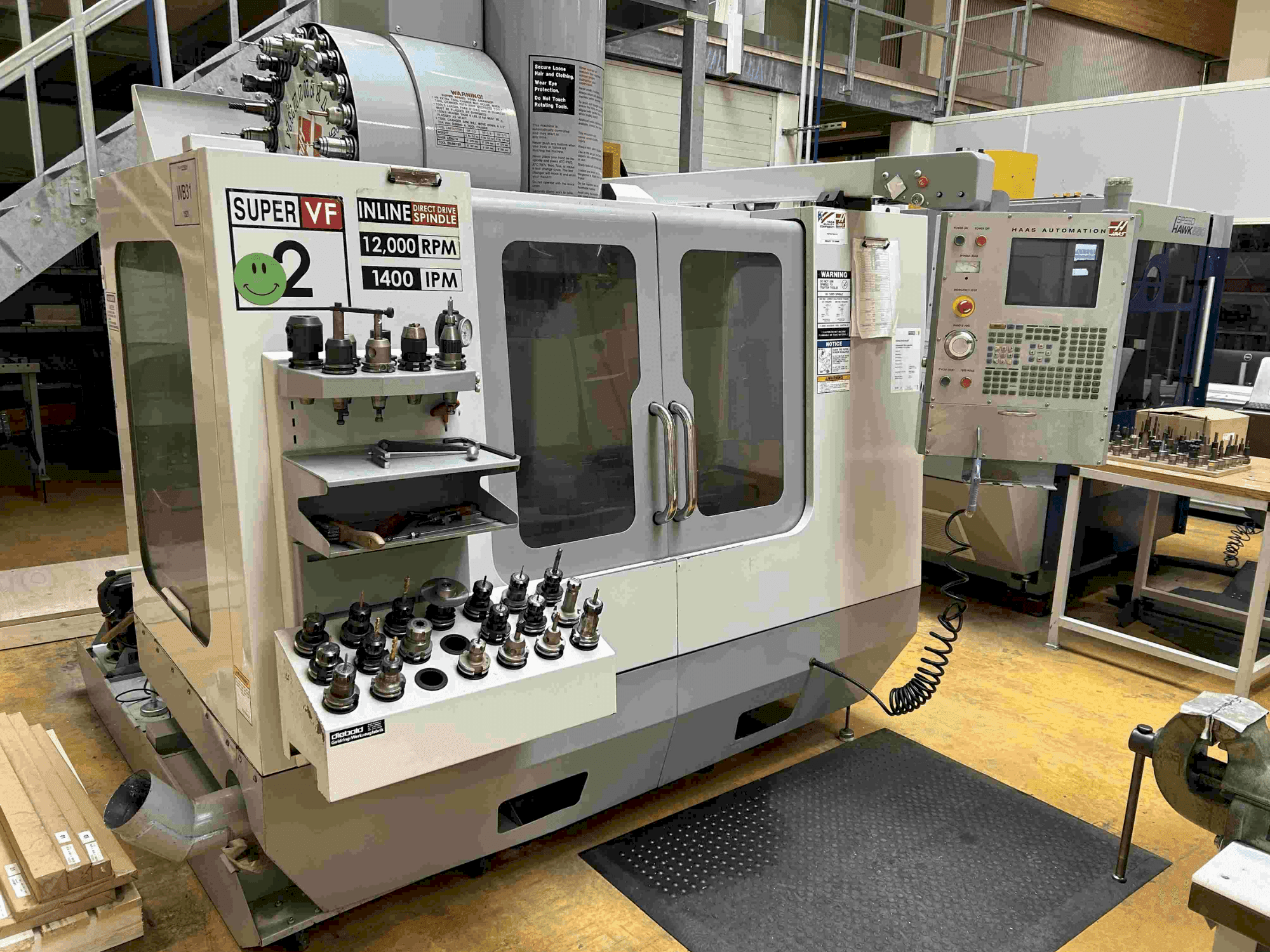 HAAS VF-2SSHE-maskinen framifrån