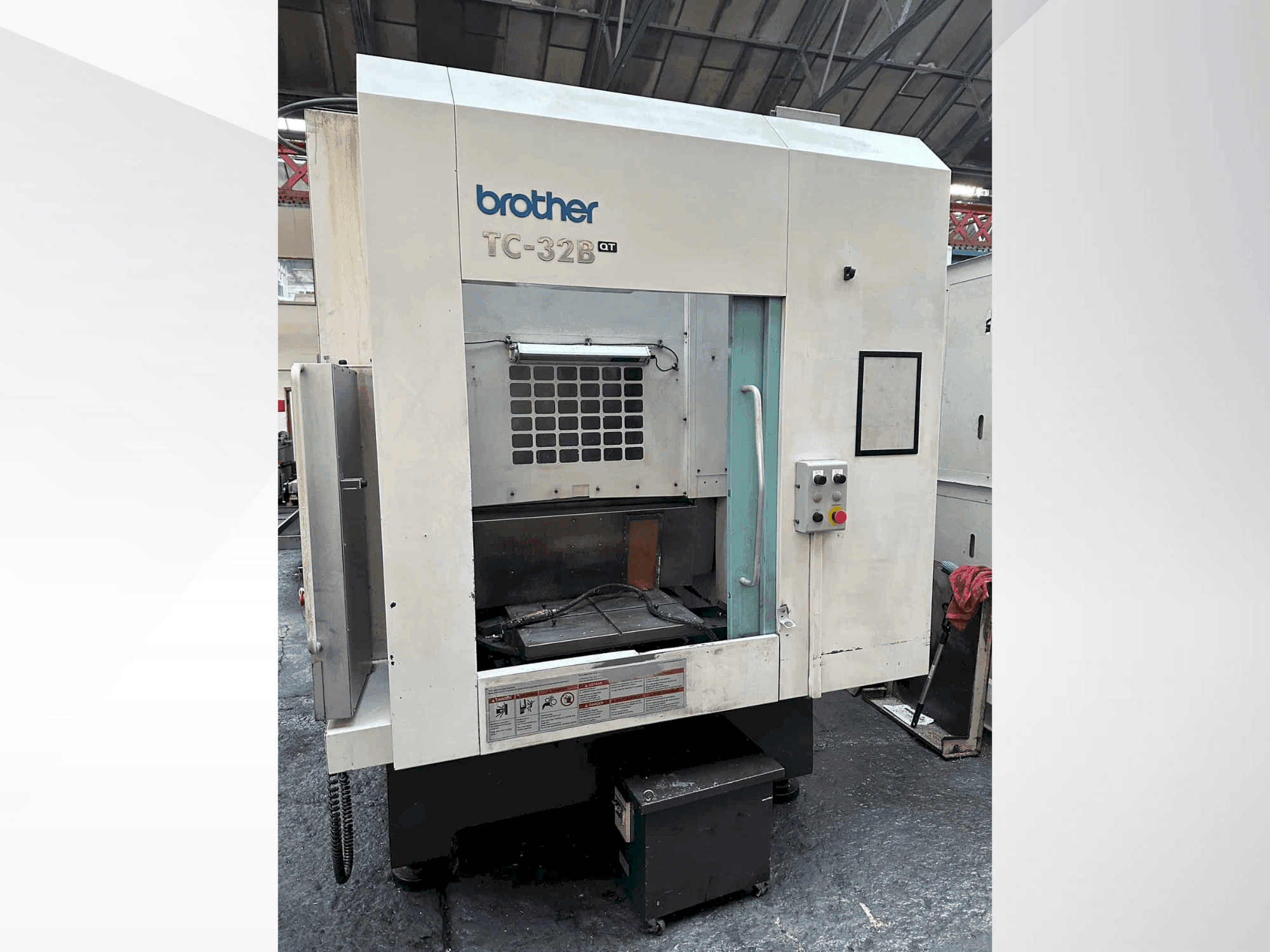 Brother TC-32B QT-maskinen framifrån