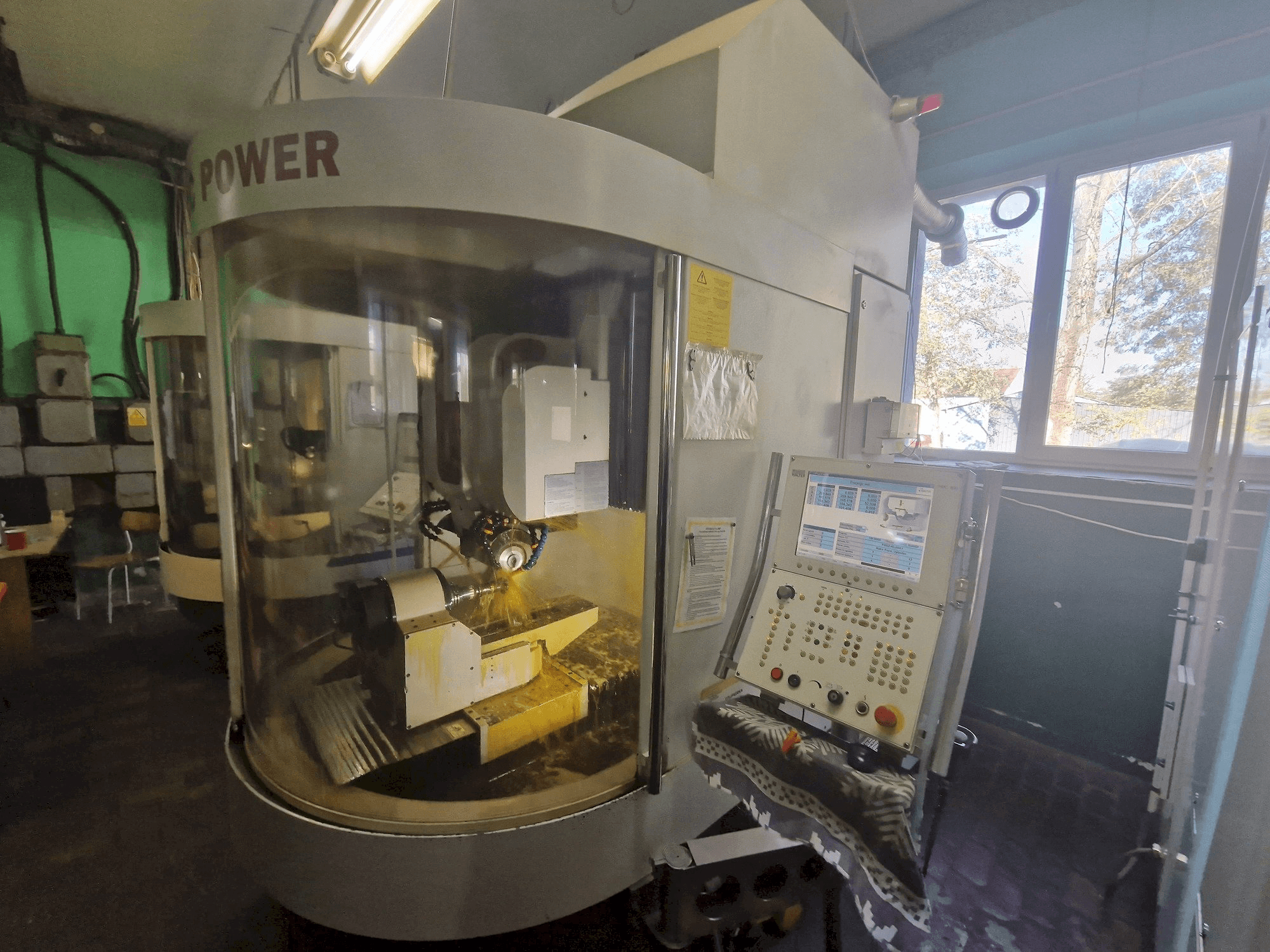 WALTER Helitronic Power-maskinen framifrån