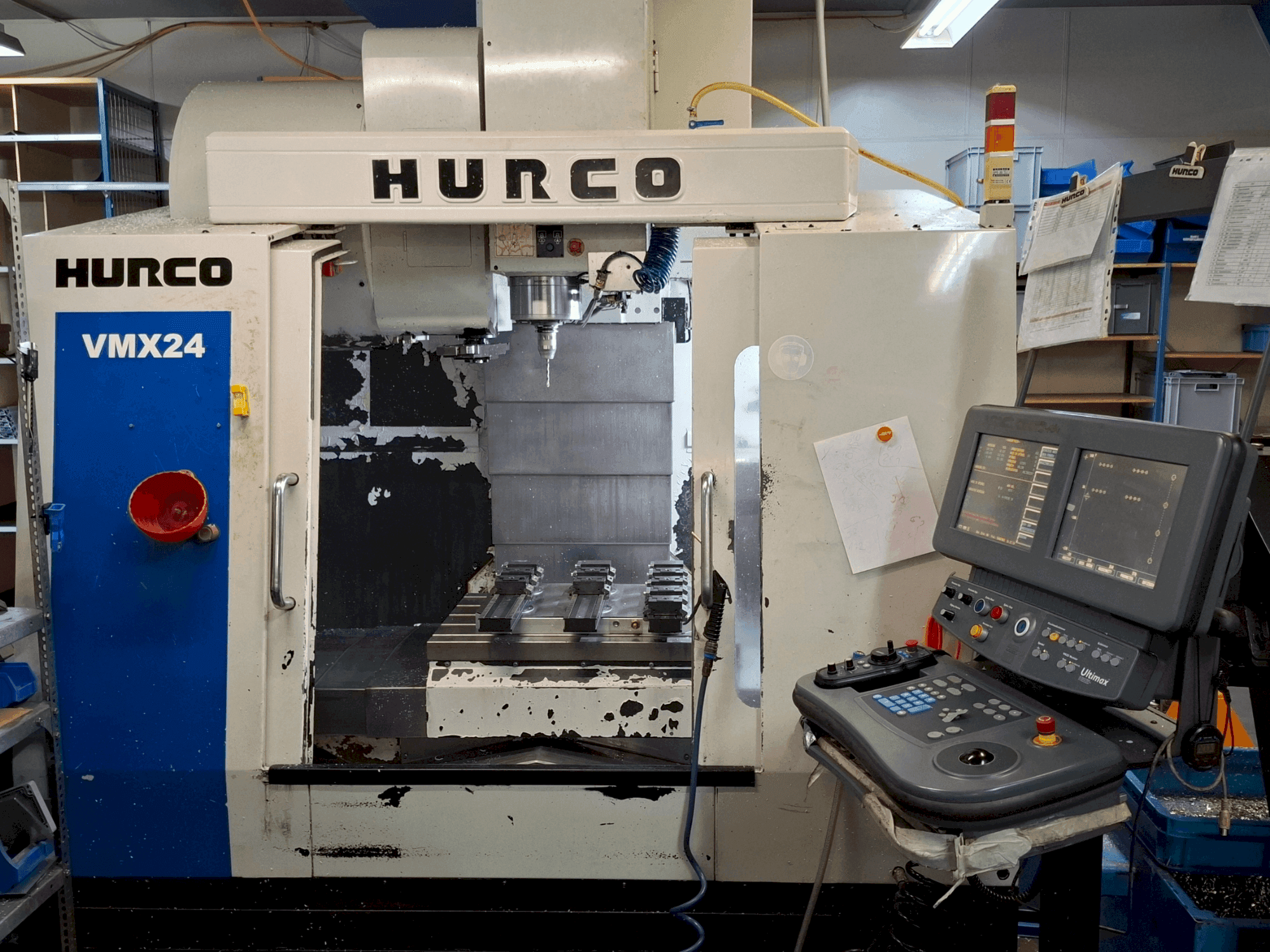 Hurco VMX24-maskinen framifrån