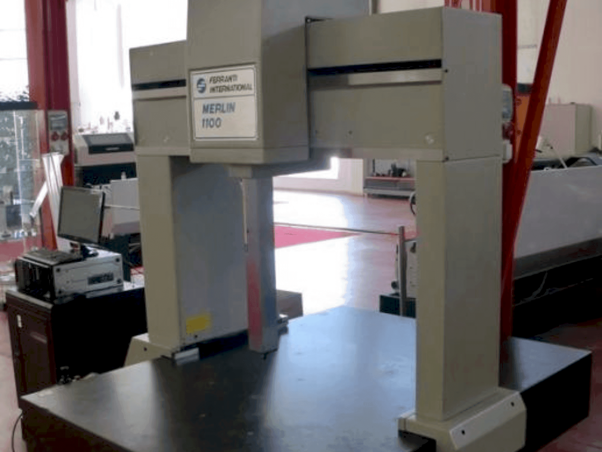 FERRANTI INTERNATIONAL MERLIN 1100-maskinen framifrån