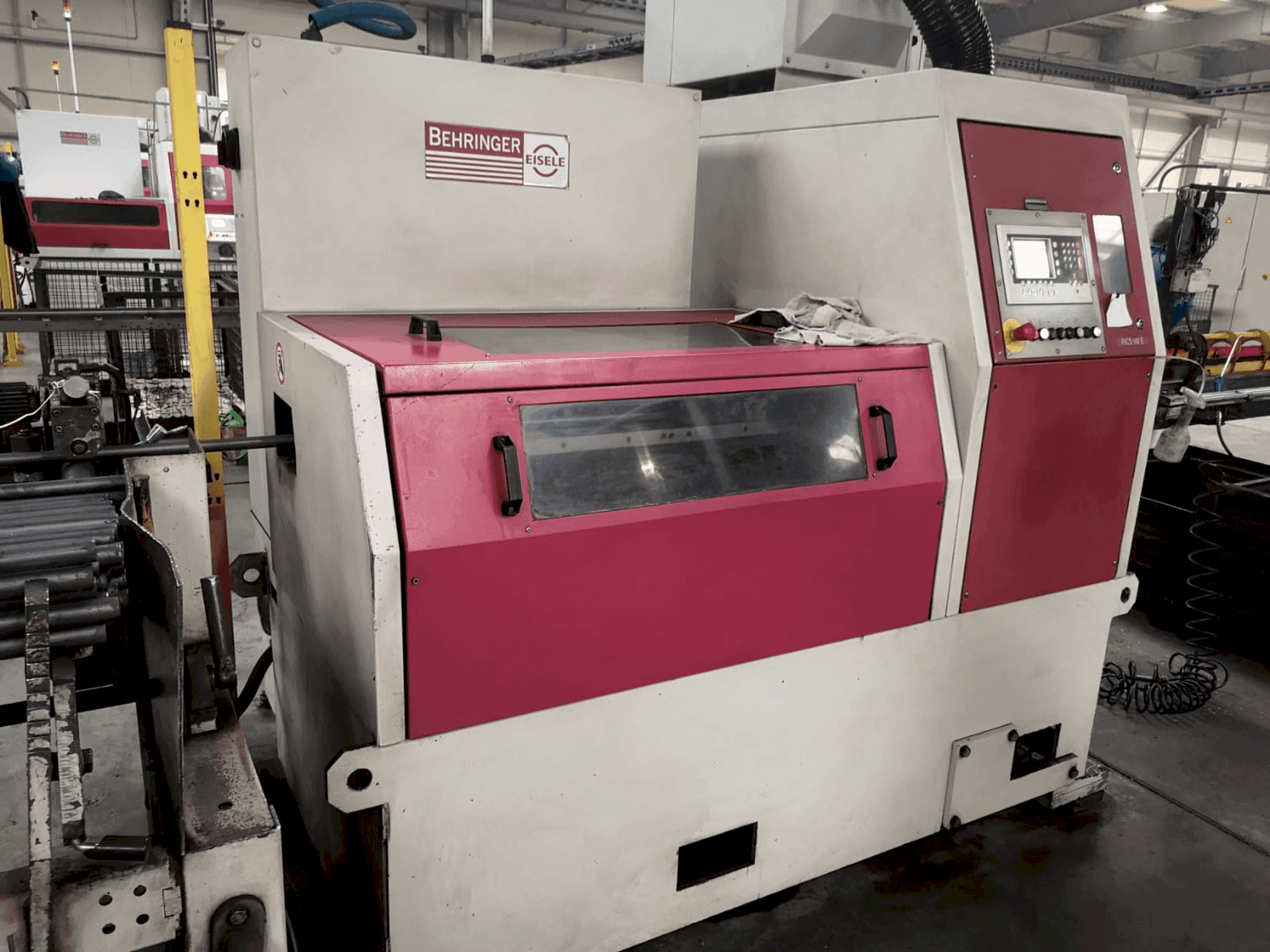 Behringer EISELE HCS-90E-maskinen framifrån