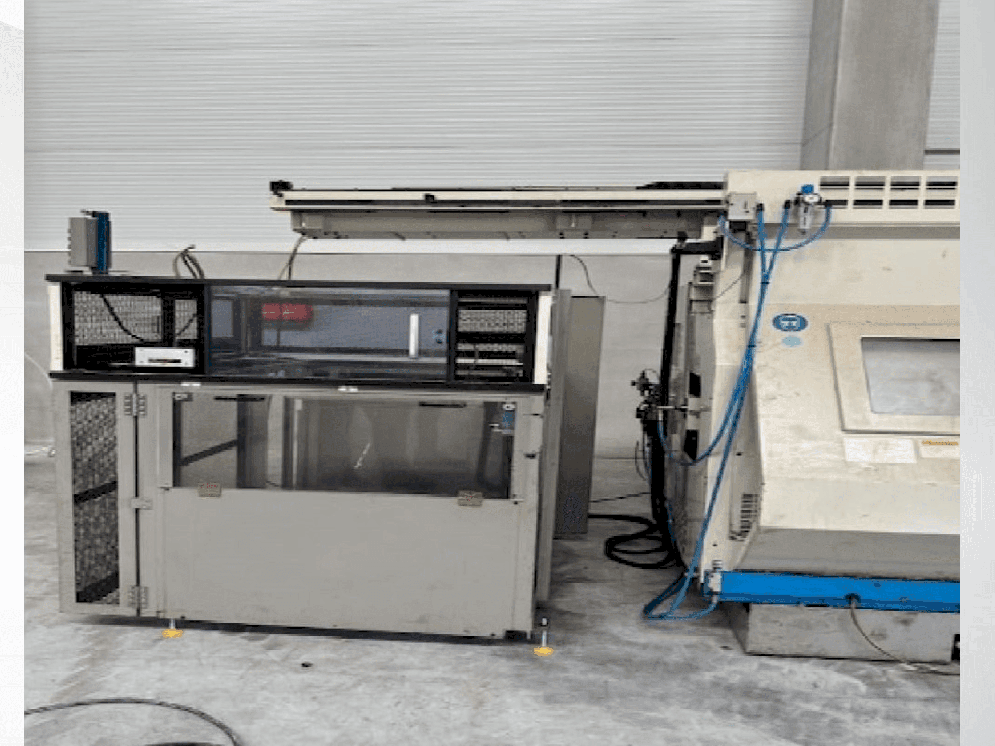 Okuma LT 10-M-maskinen framifrån