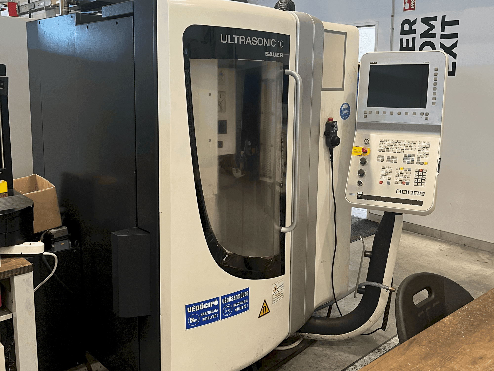 DMG ULTRASONIC 10-maskinen framifrån