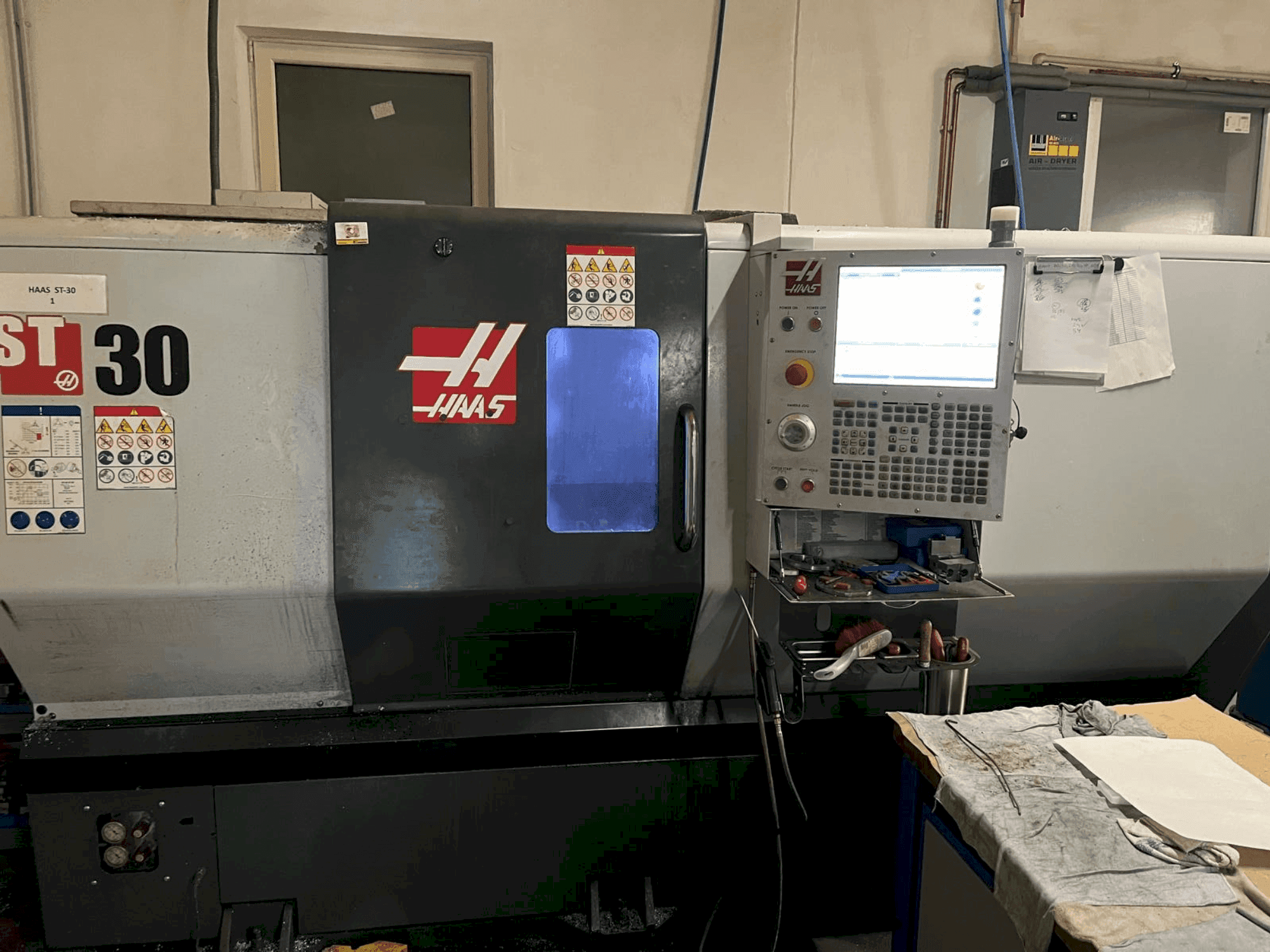 HAAS ST-30-maskinen framifrån