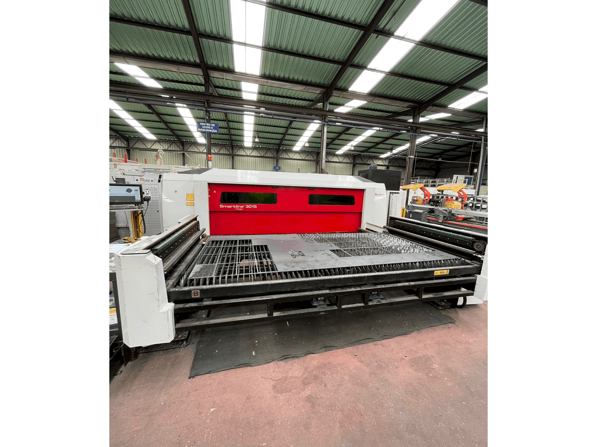 TCI Smartline Fiber 3015 3KW-maskinen framifrån