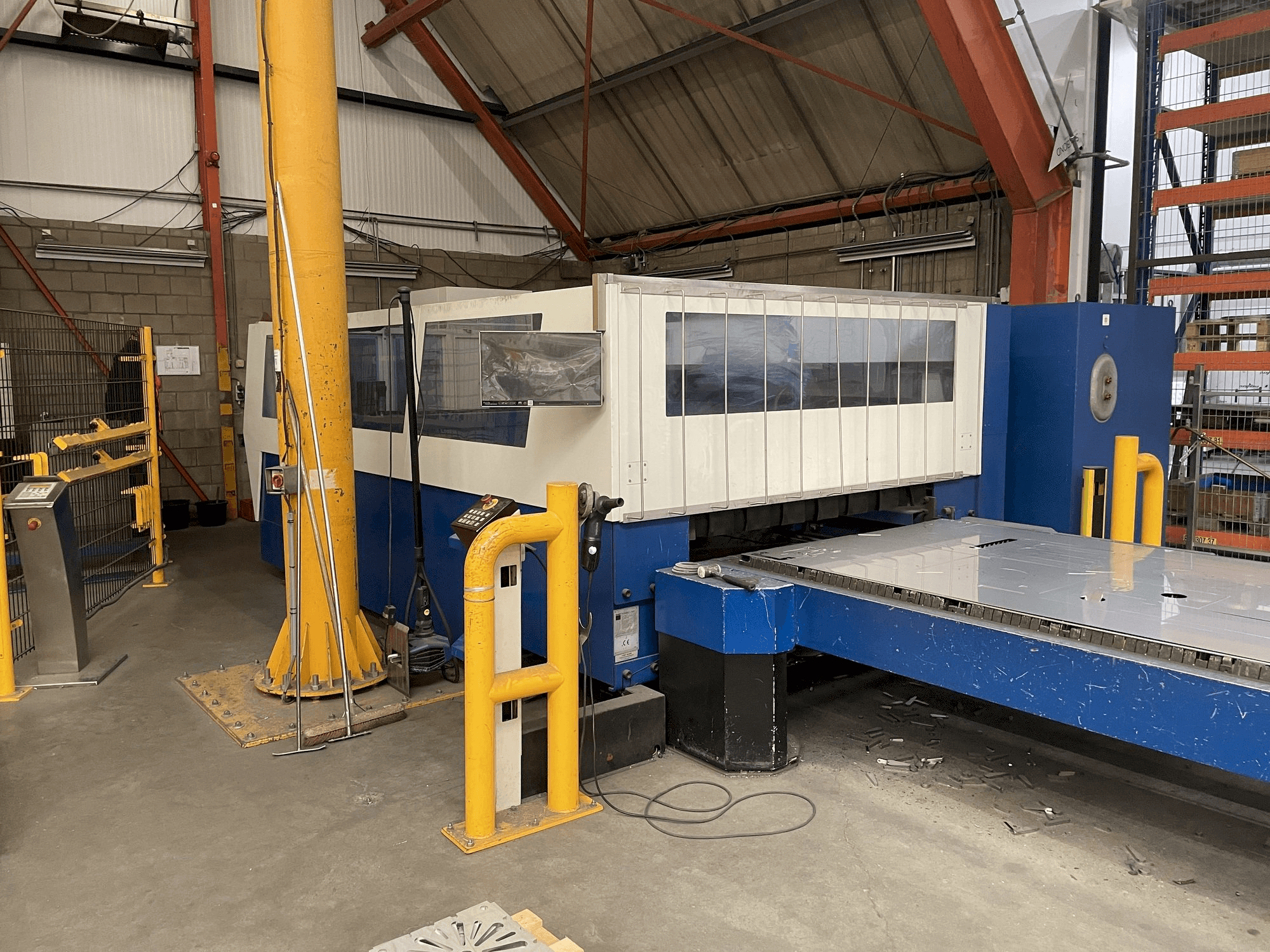 Trumpf Trumatic L3050 5kW-maskinen framifrån