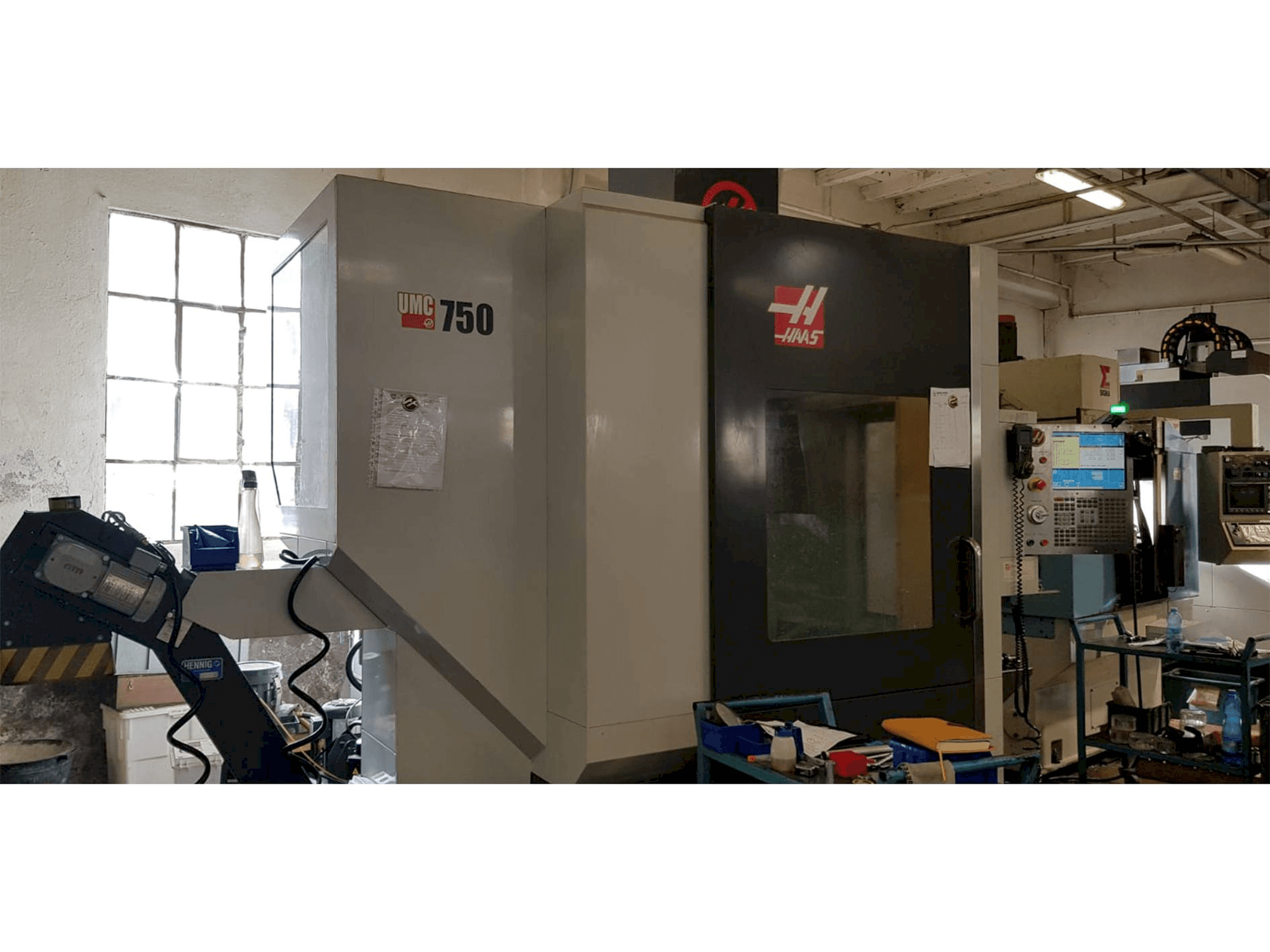 HAAS UMC 750-maskinen framifrån