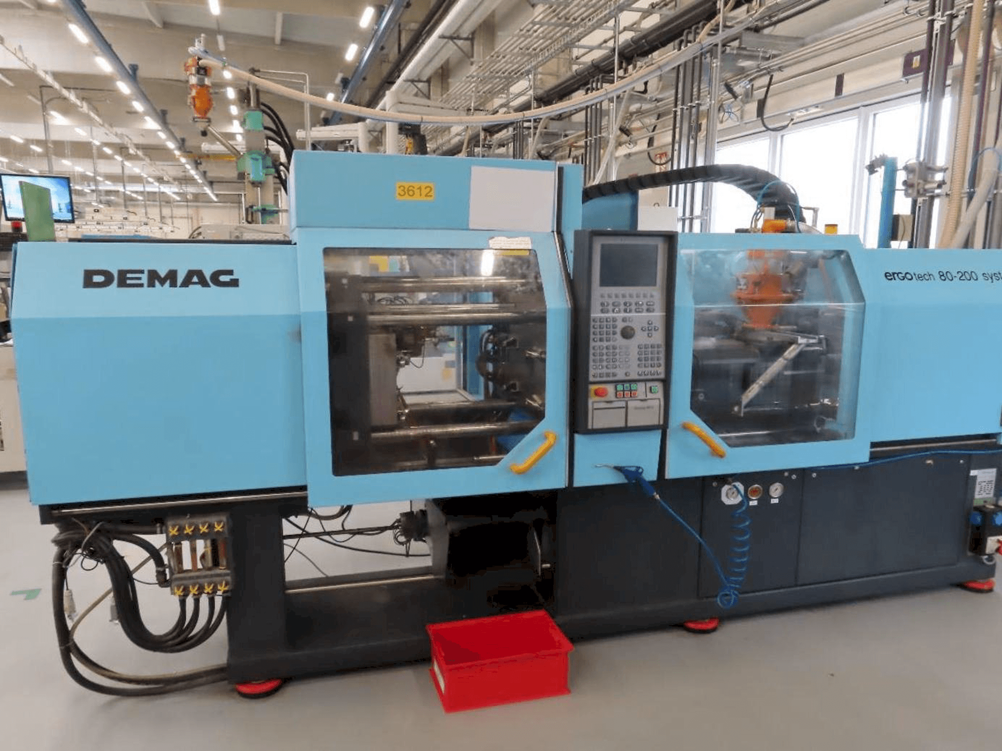 DEMAG Ergotech 80-200 System-maskinen framifrån