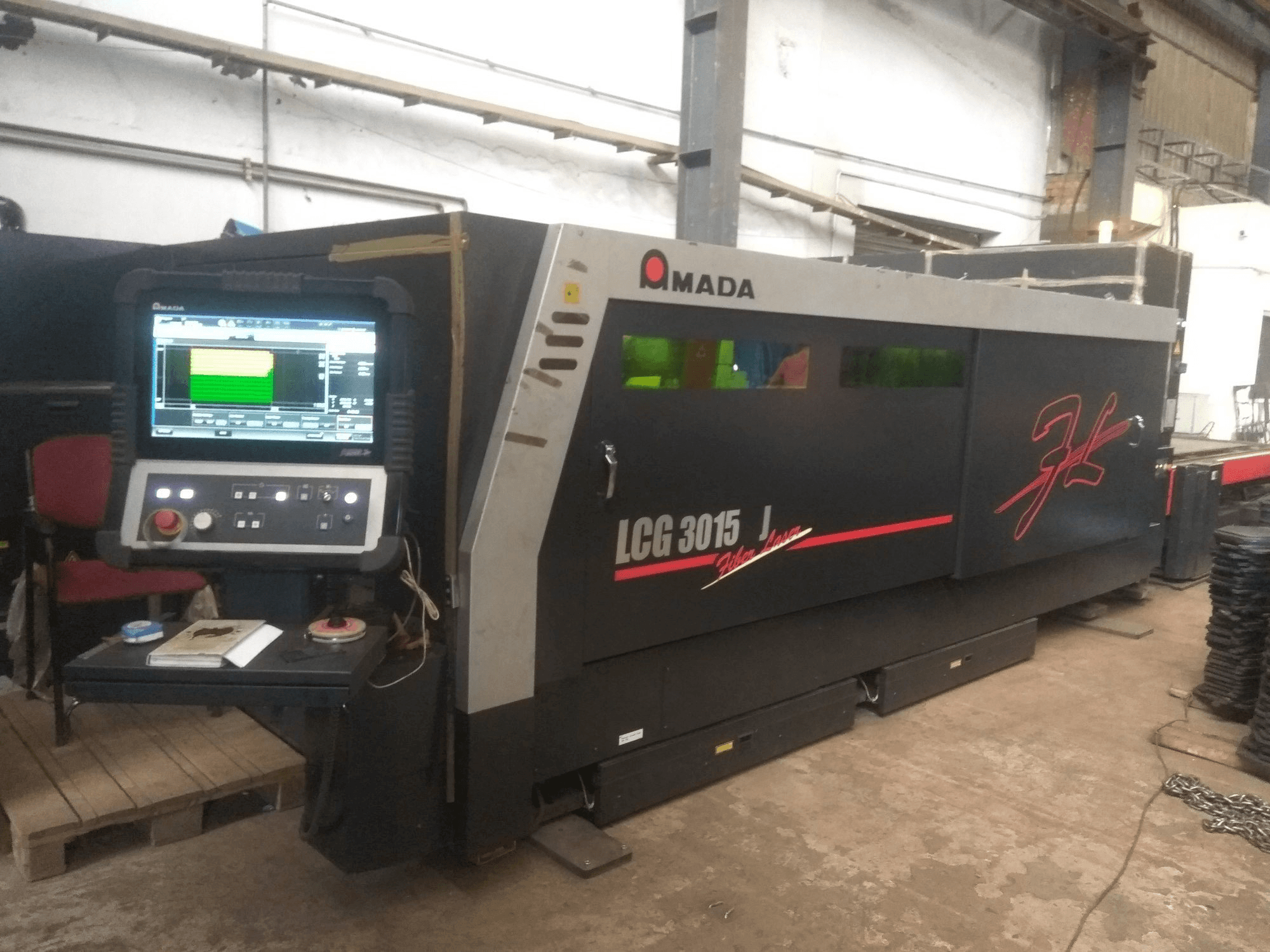 AMADA LCG3015AJ-maskinen framifrån