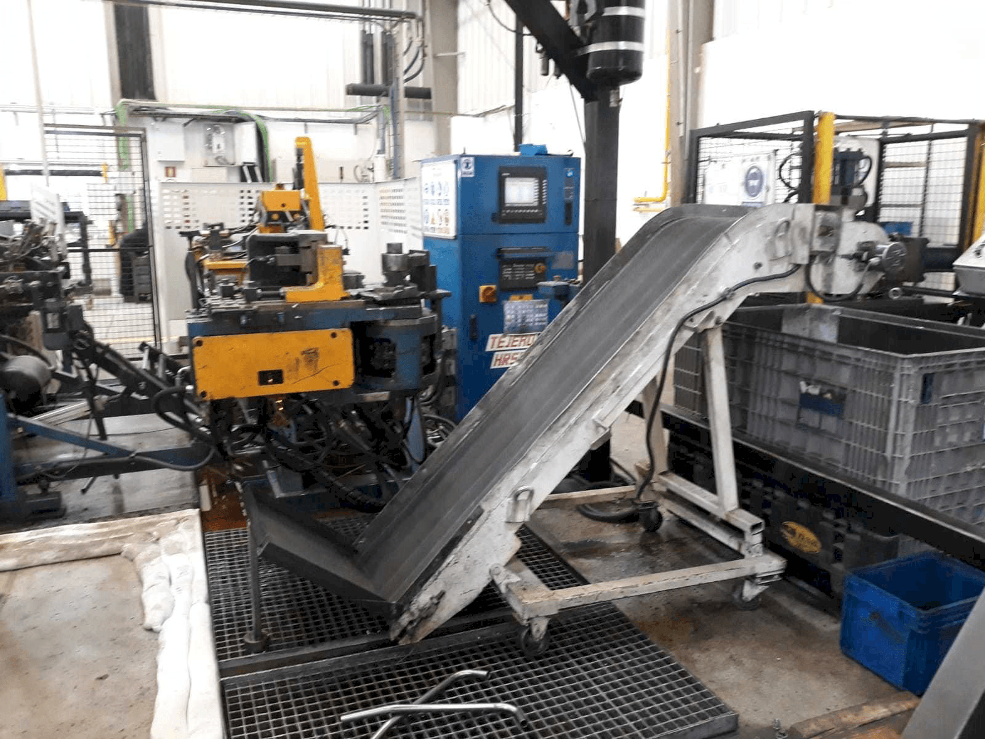 Tejero HR-50-CNC-maskinen framifrån