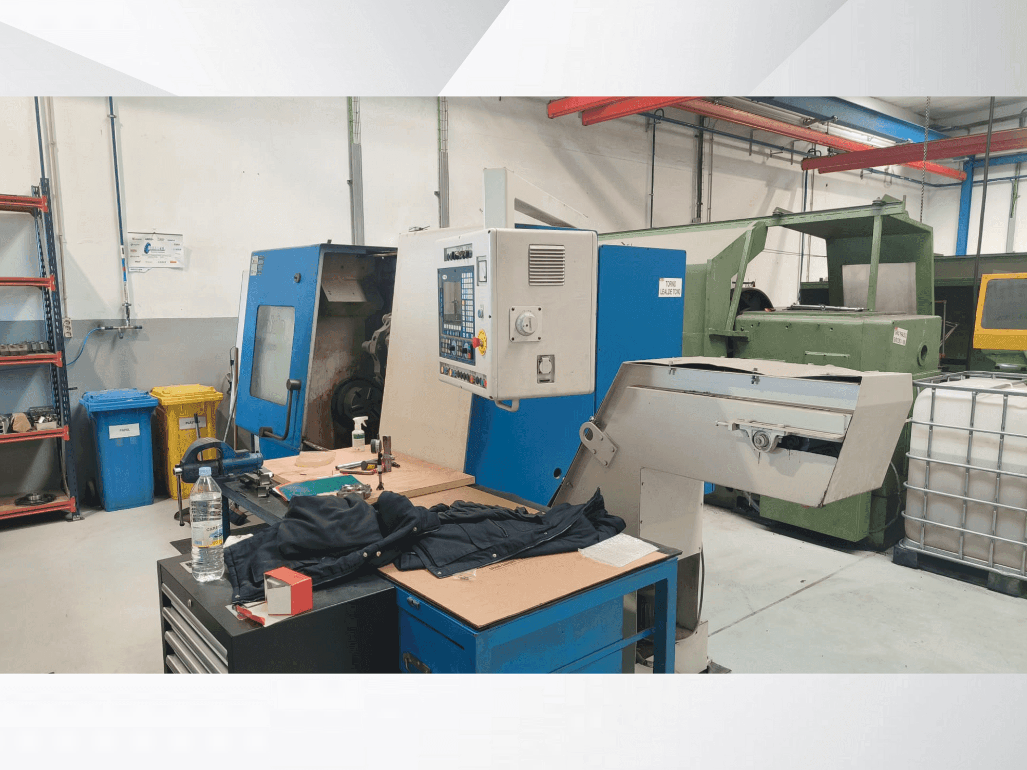 Lealde TCN-0-maskinen sedd från sidan