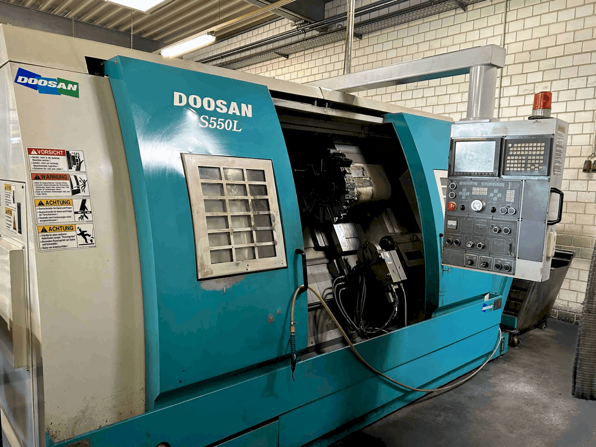DOOSAN S550L-maskinen framifrån