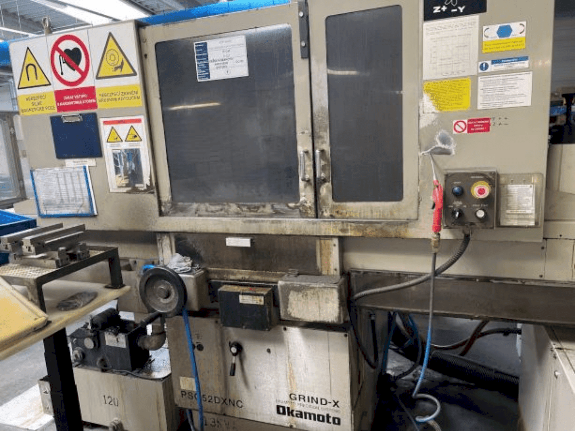 OKAMOTO PSG-52DXNC-maskinen framifrån