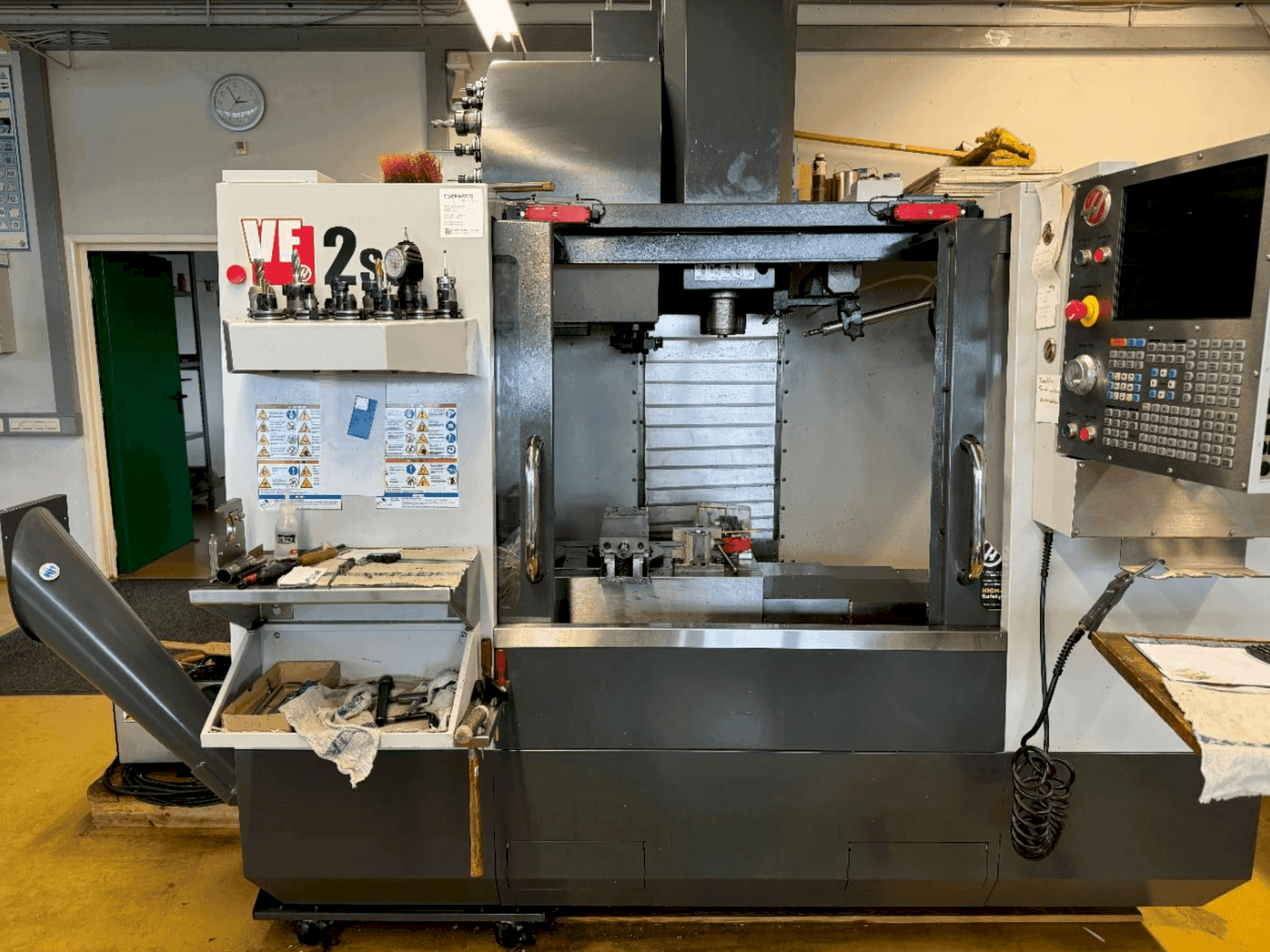 HAAS VF-2SS-maskinen framifrån