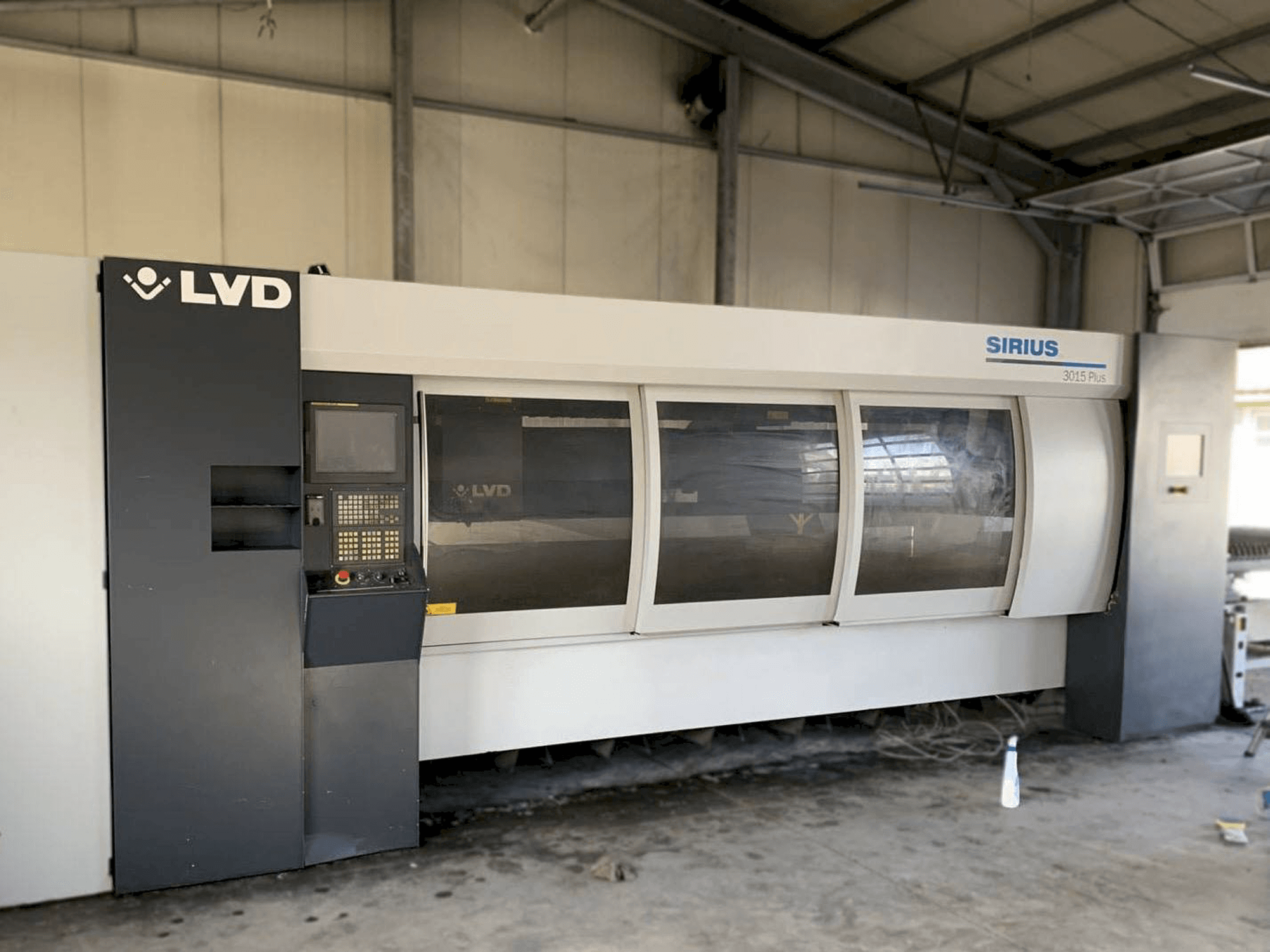 LVD Sirius Plus 3015-maskinen framifrån
