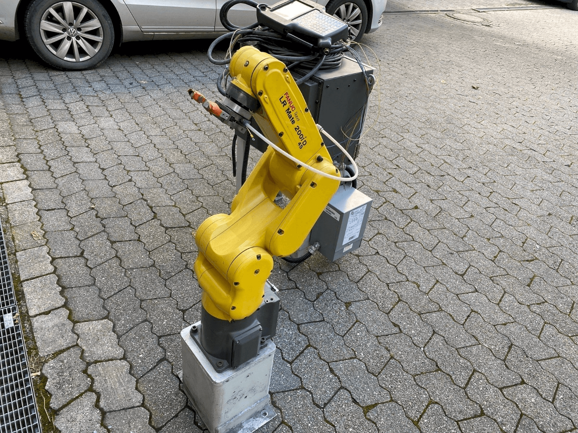 FANUC LR Mate 200iD/4S-maskinen framifrån
