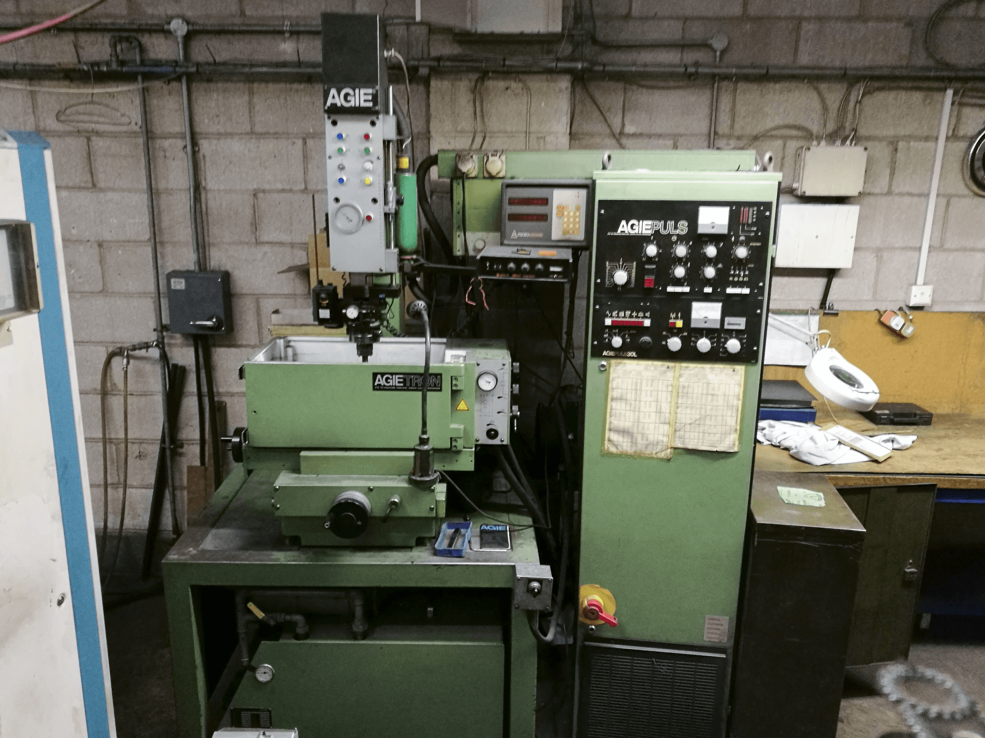 AGIE-maskinen framifrånEMT 110