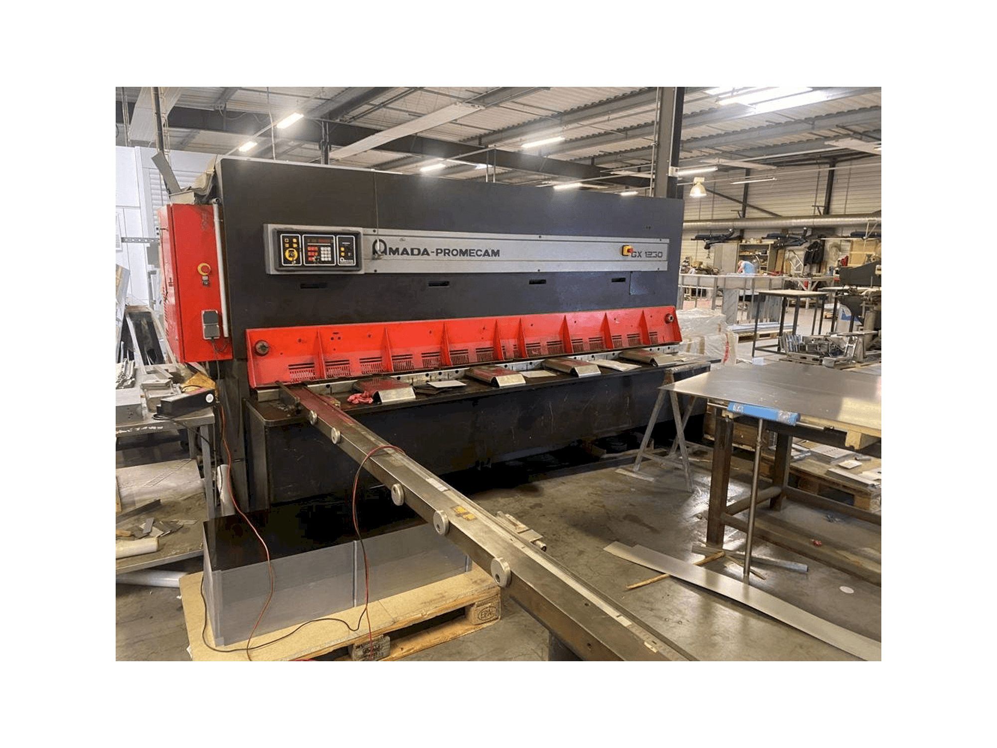 AMADA GX 1230-maskinen framifrån
