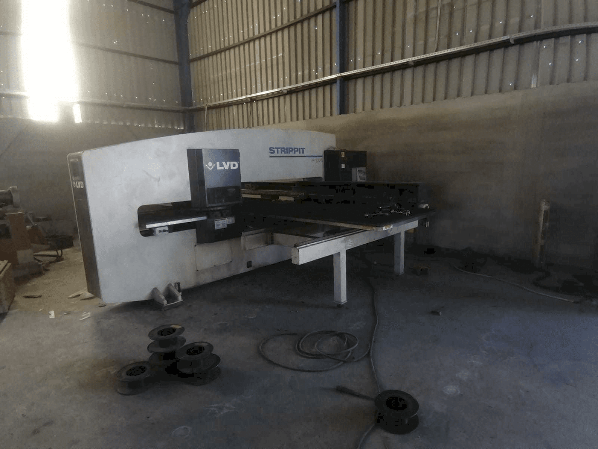 LVD P-1225-maskinen framifrån