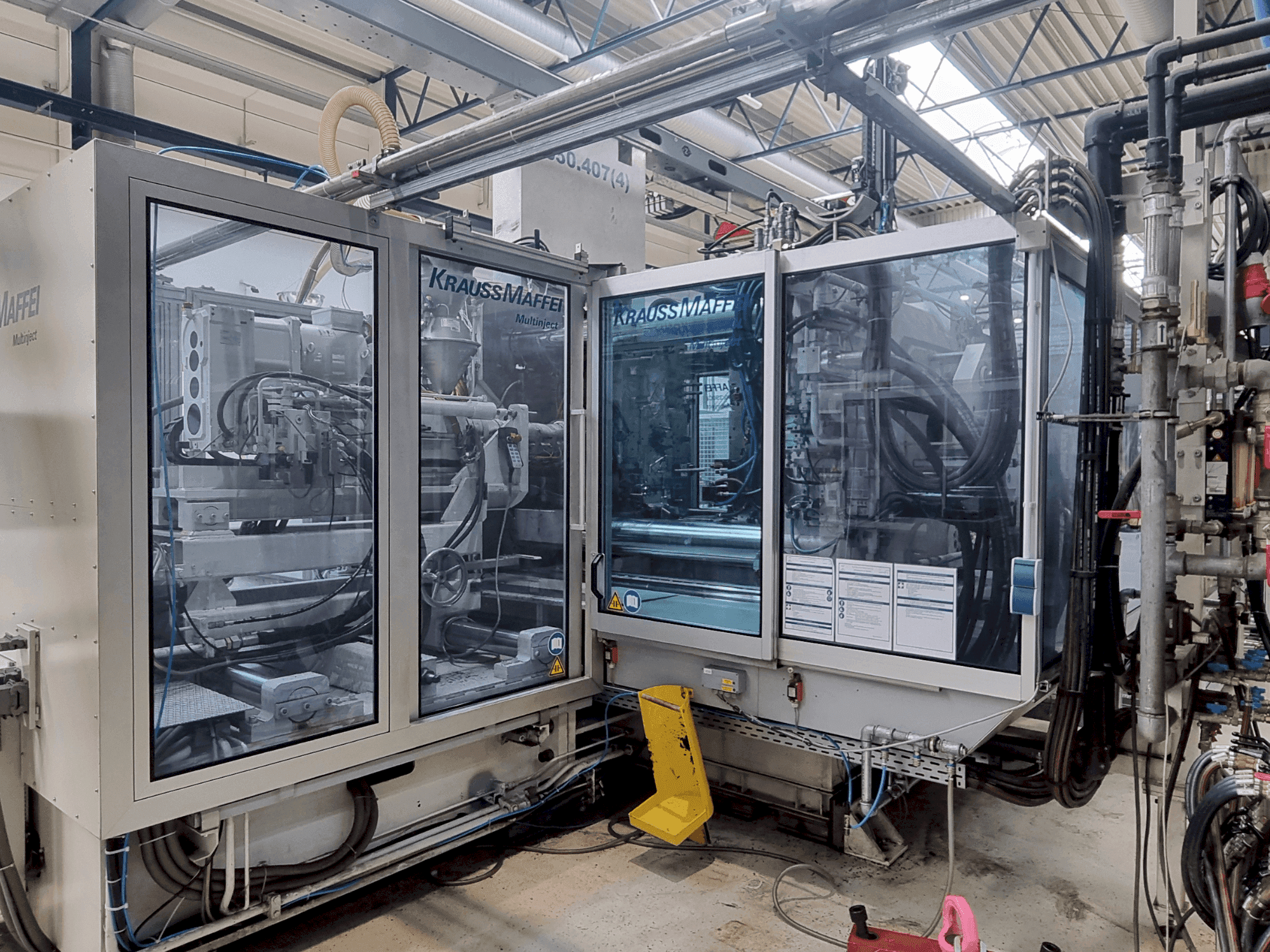 Krauss Maffei 650-2700-390 CL-maskinen framifrån