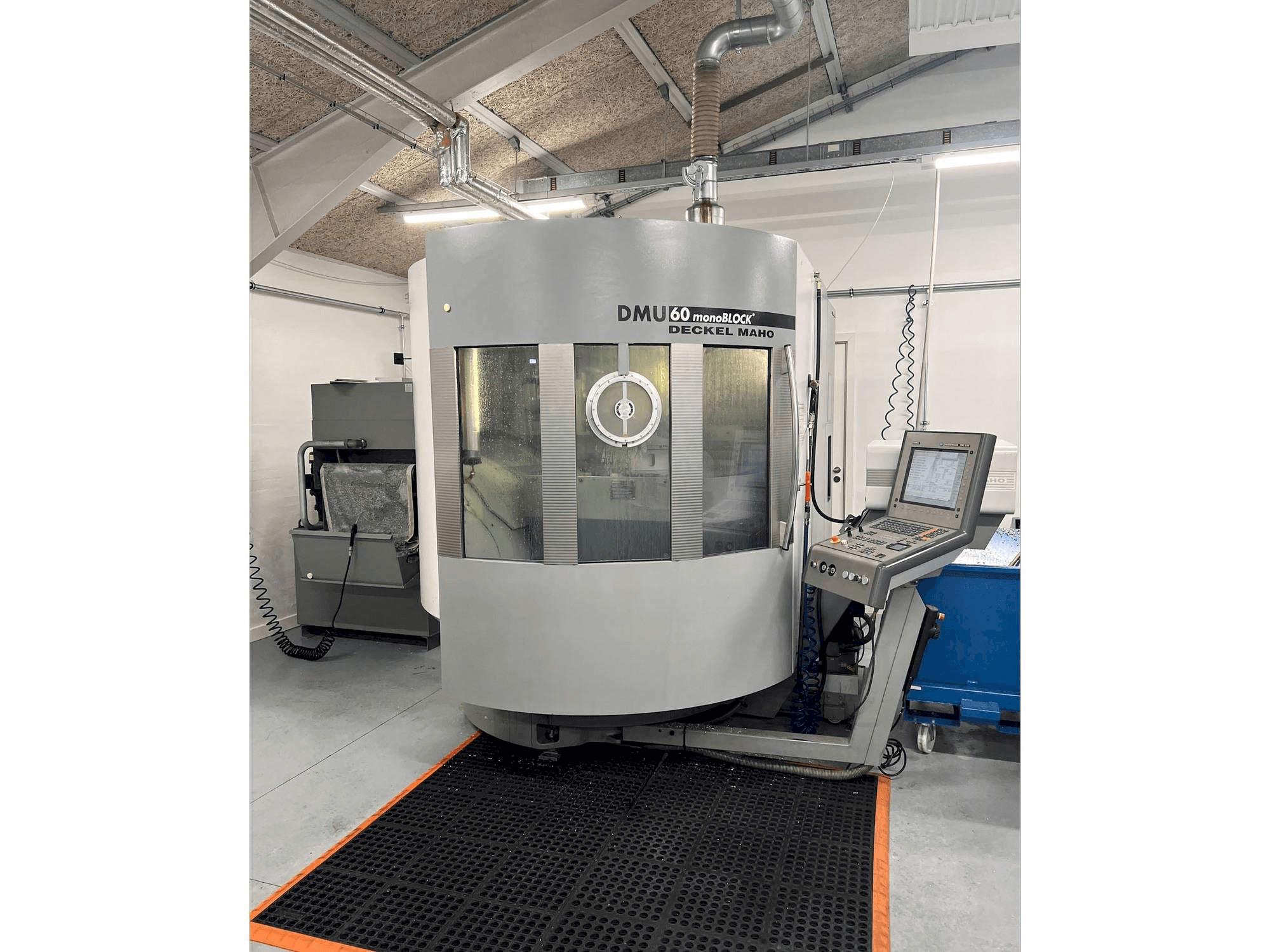 DMG MORI DMU 60 monoBLOCK-maskinen framifrån
