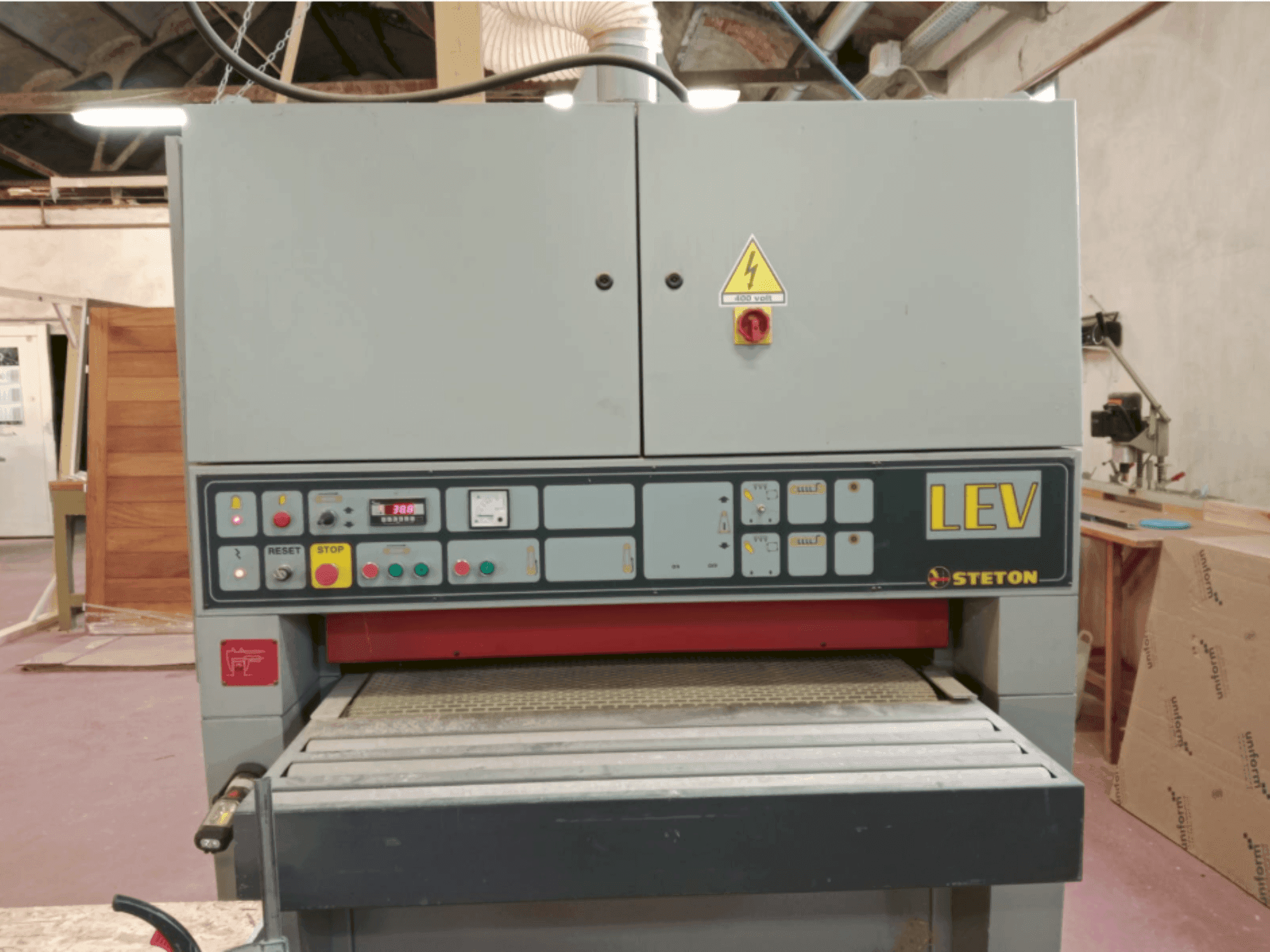 STETON LEV2RR-maskinen framifrån