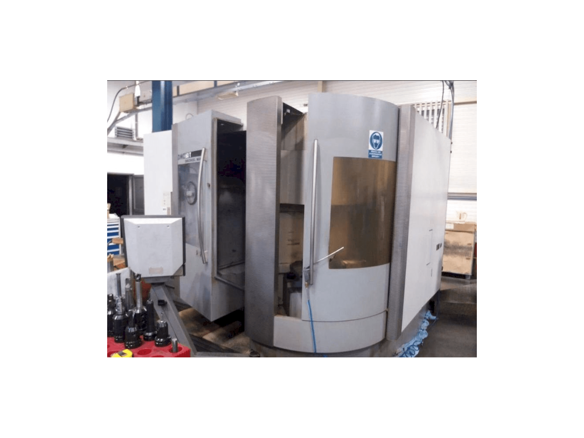 DECKEL MAHO DMC 60T-maskinen framifrån