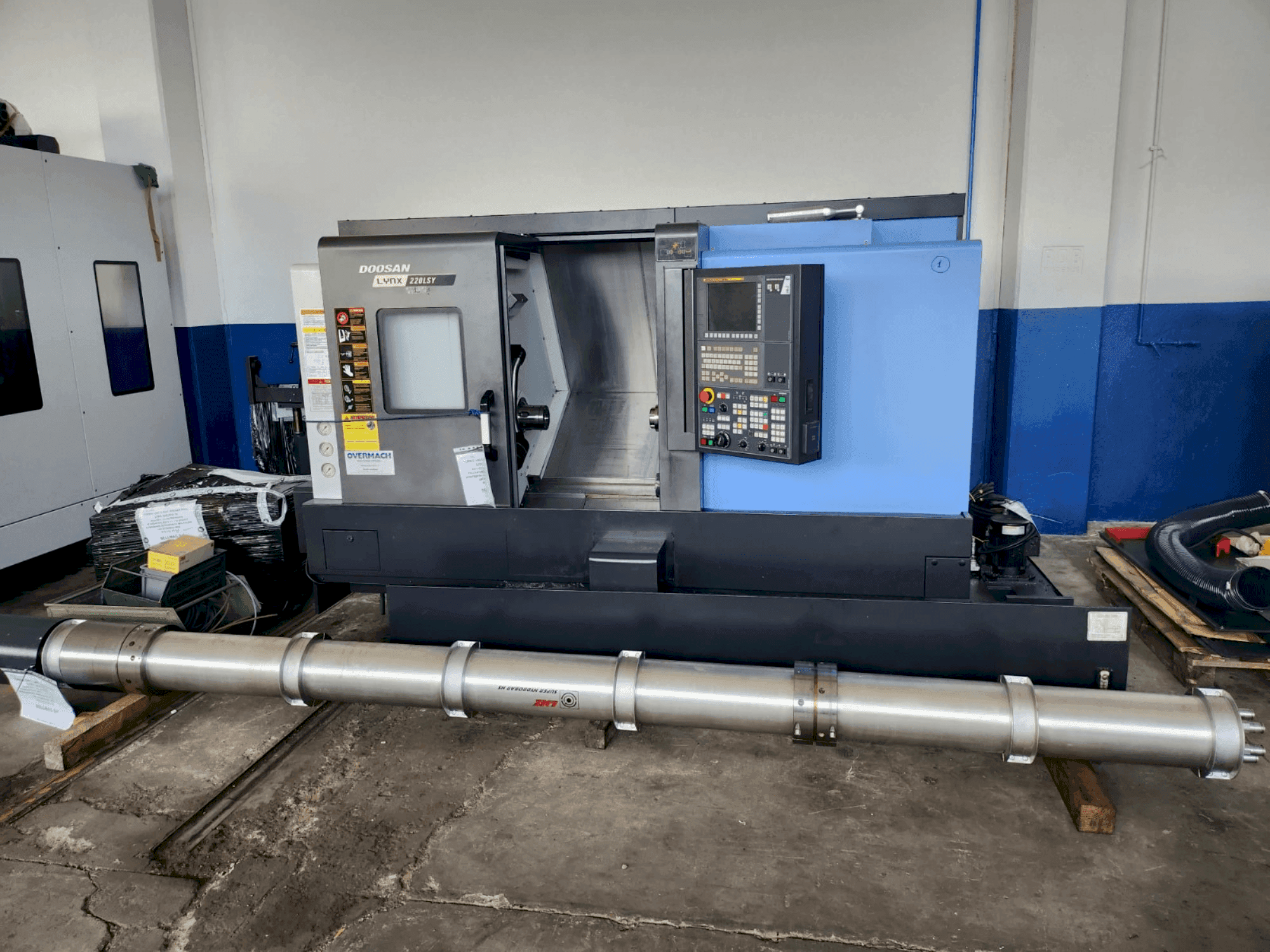 DOOSAN LYNX 220 LSYA-maskinen framifrån