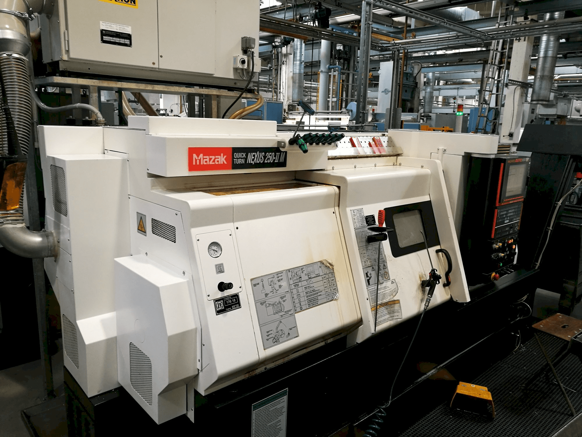Mazak Quickturn Nexus 250-II M-maskinen framifrån