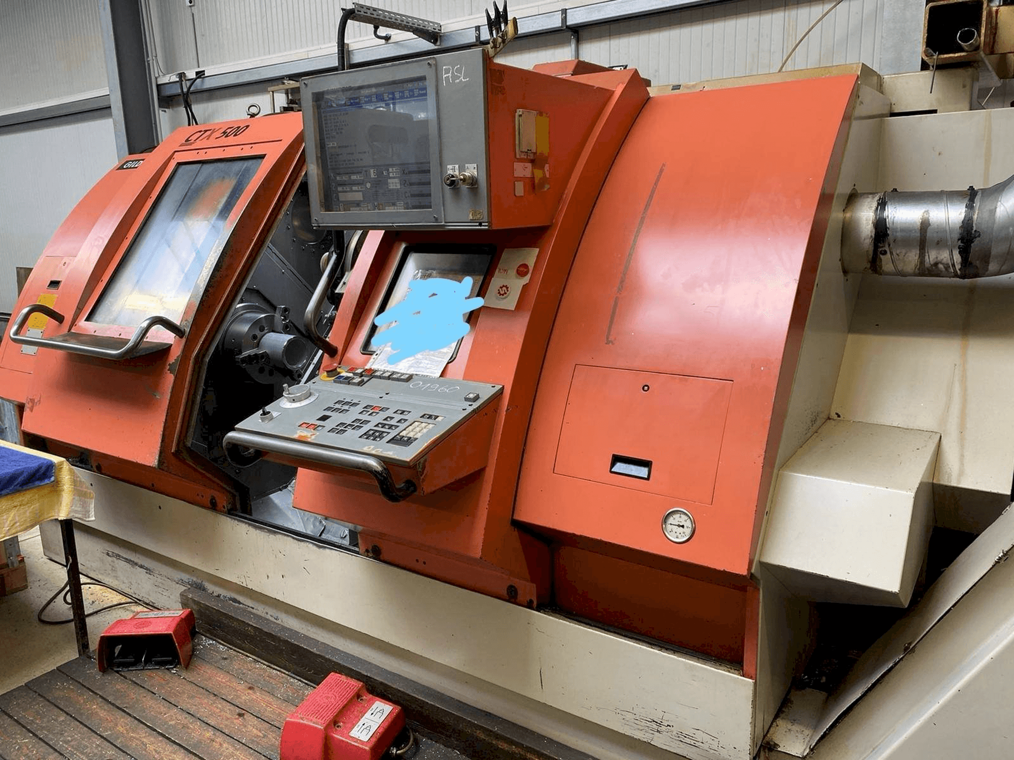 Gildemeister CTX 500-maskinen sedd från höger sida