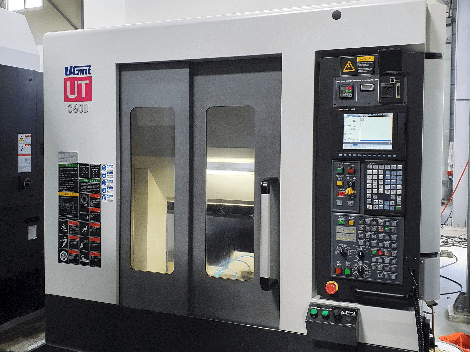 UGINT UT360D-maskinen framifrån