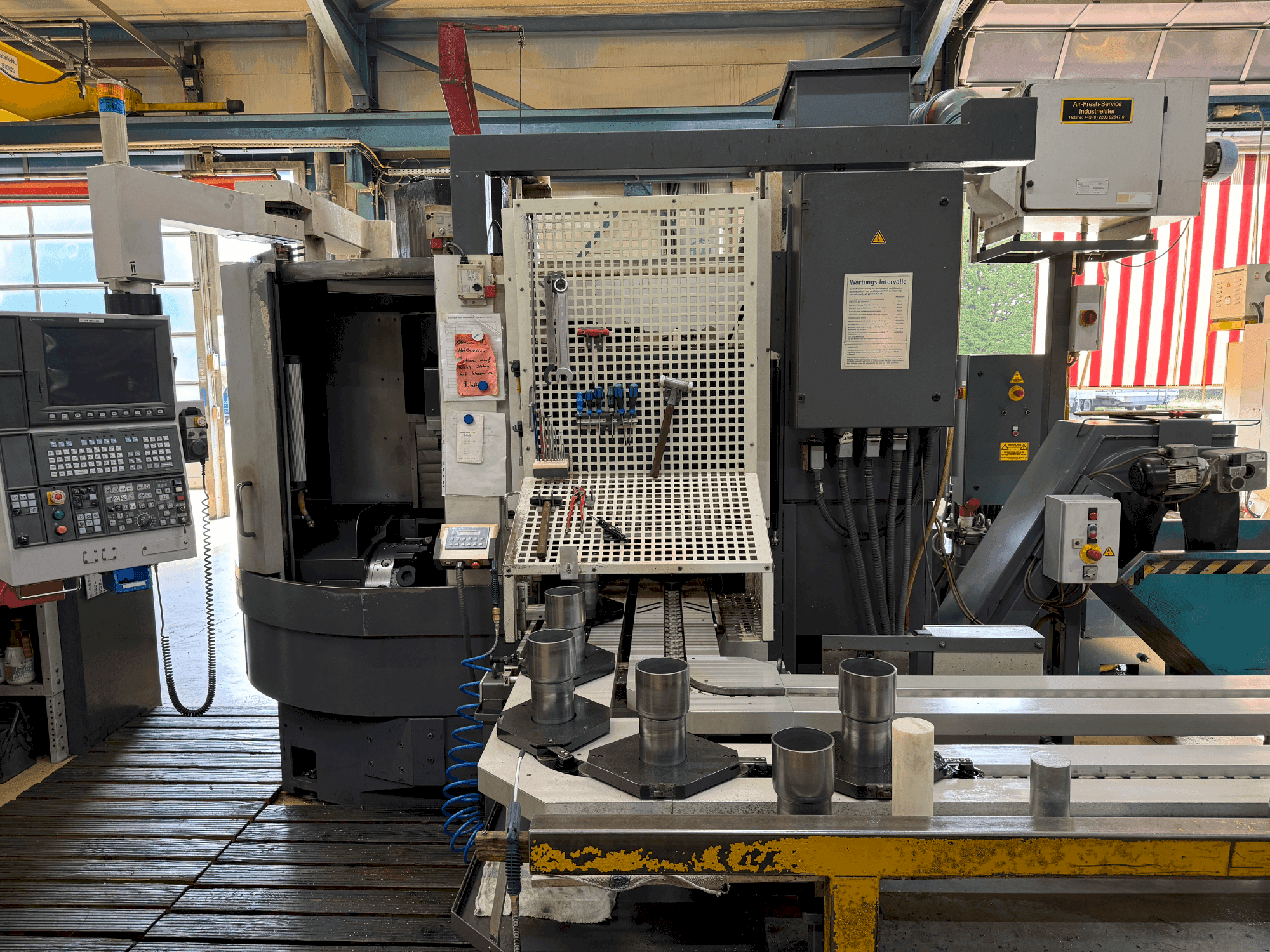 Okuma LVT 300-M-maskinen framifrån