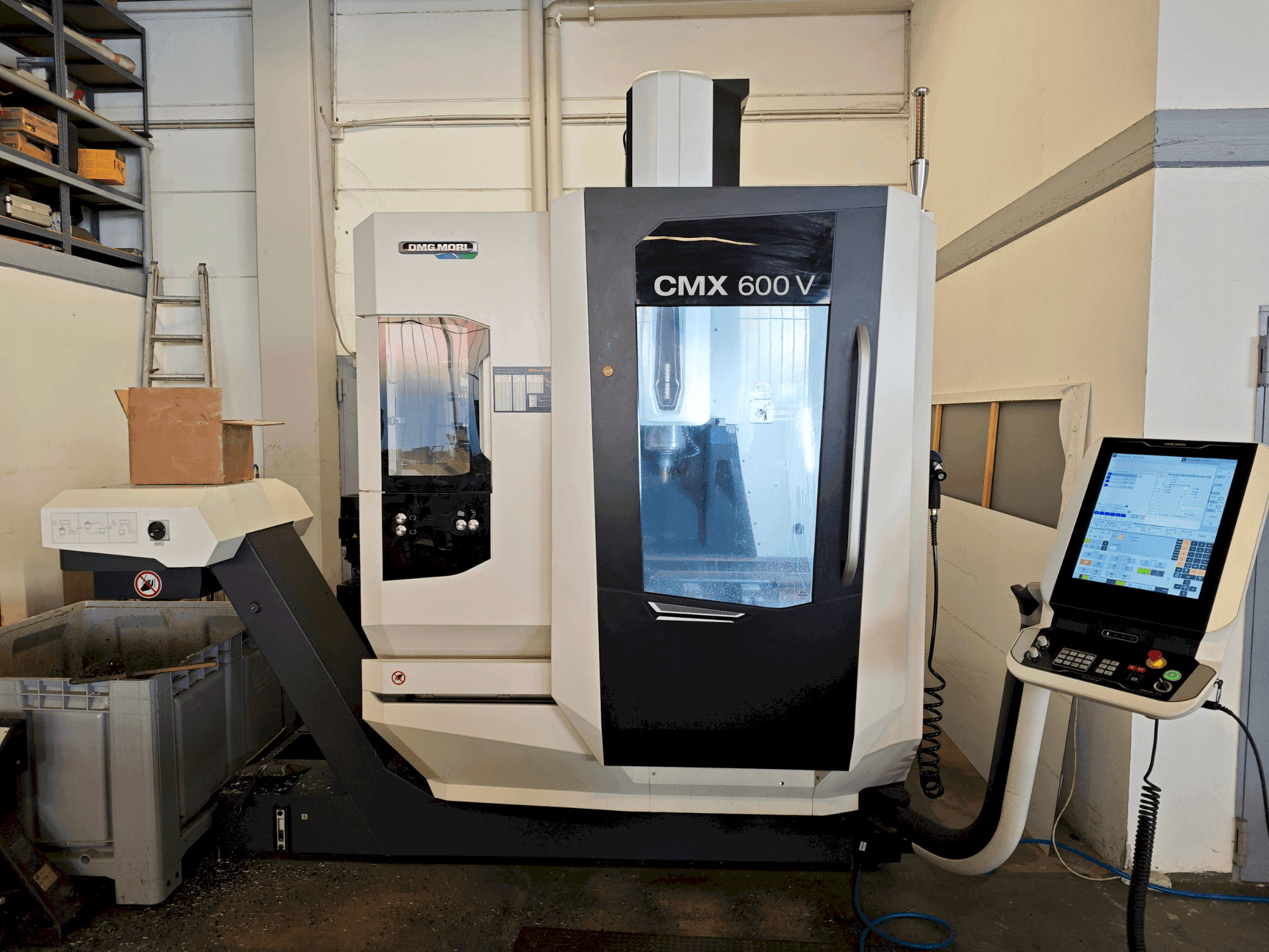 DMG MORI CMX 600 V-maskinen framifrån