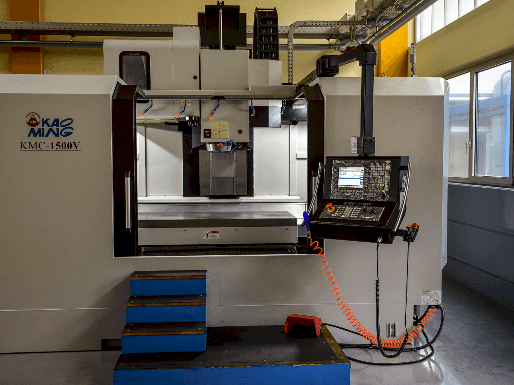 KAOMING KMC 1500 V-maskinen framifrån