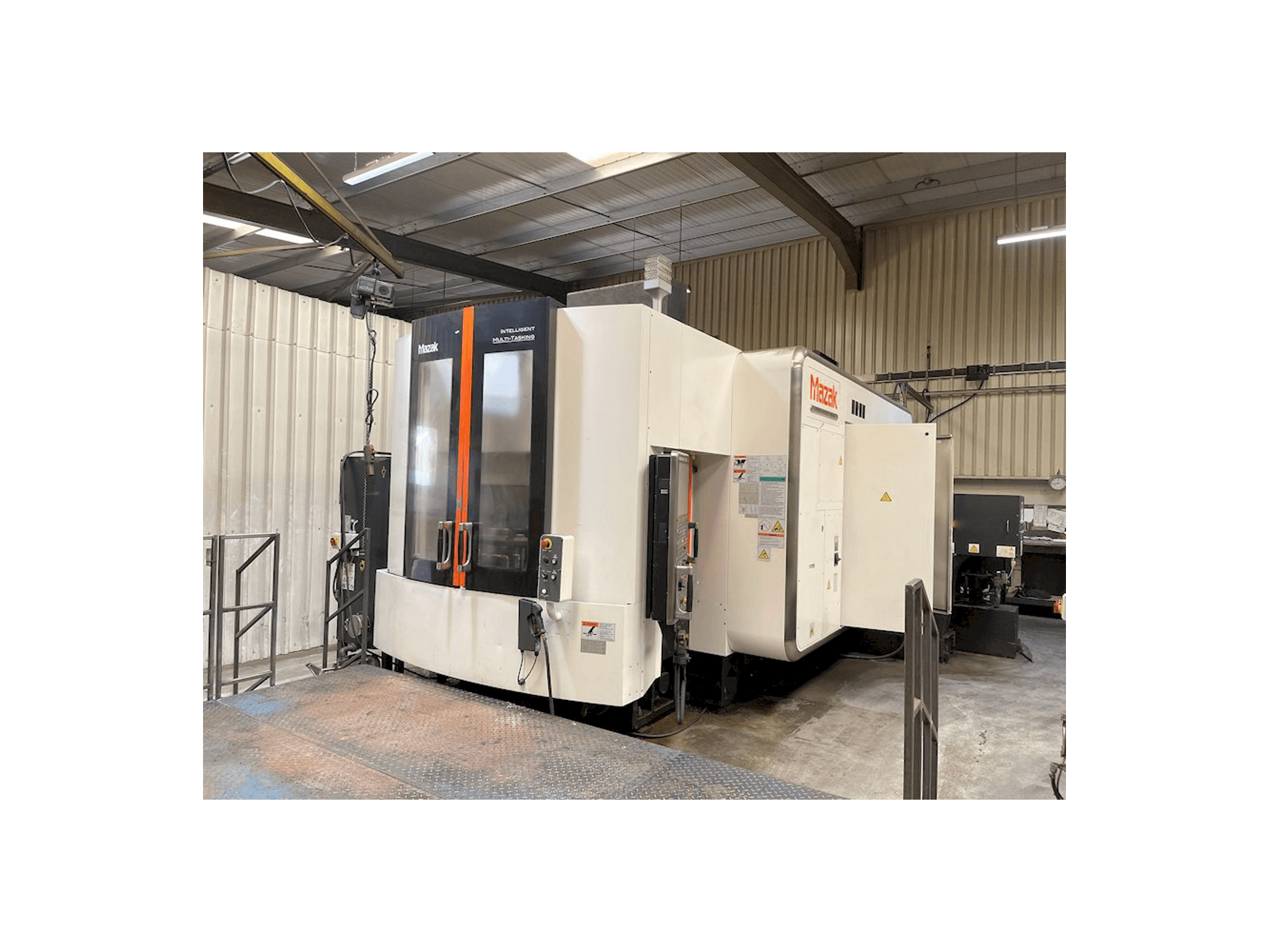 Mazak VARIAXIS i-800-maskinen framifrån