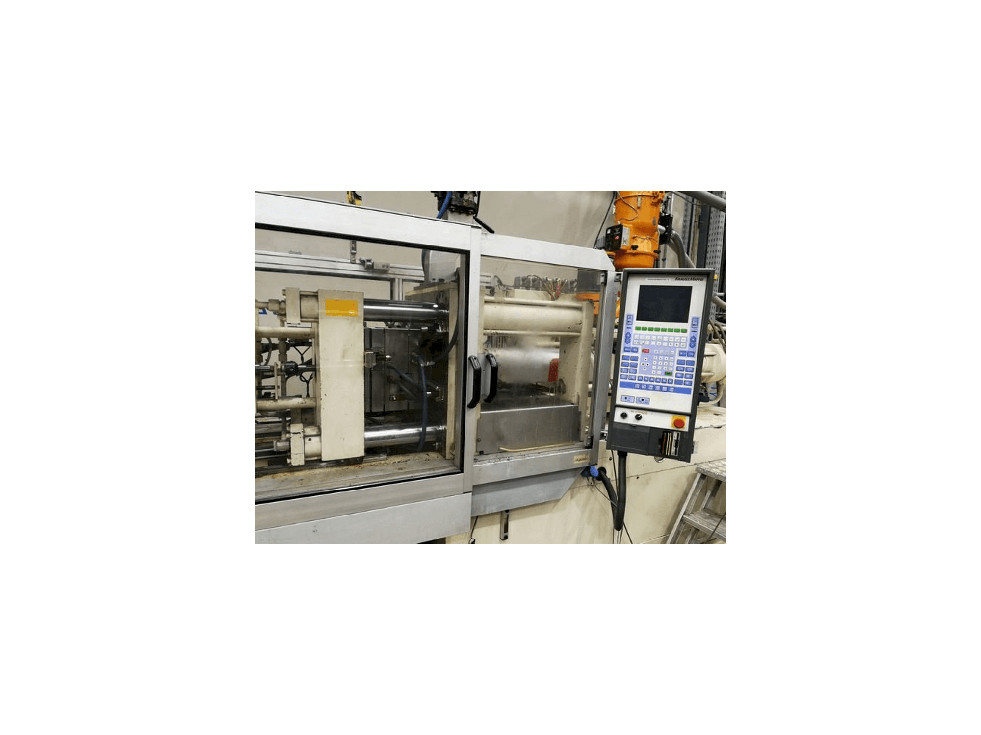 Krauss Maffei 80/340 C1-maskinen framifrån