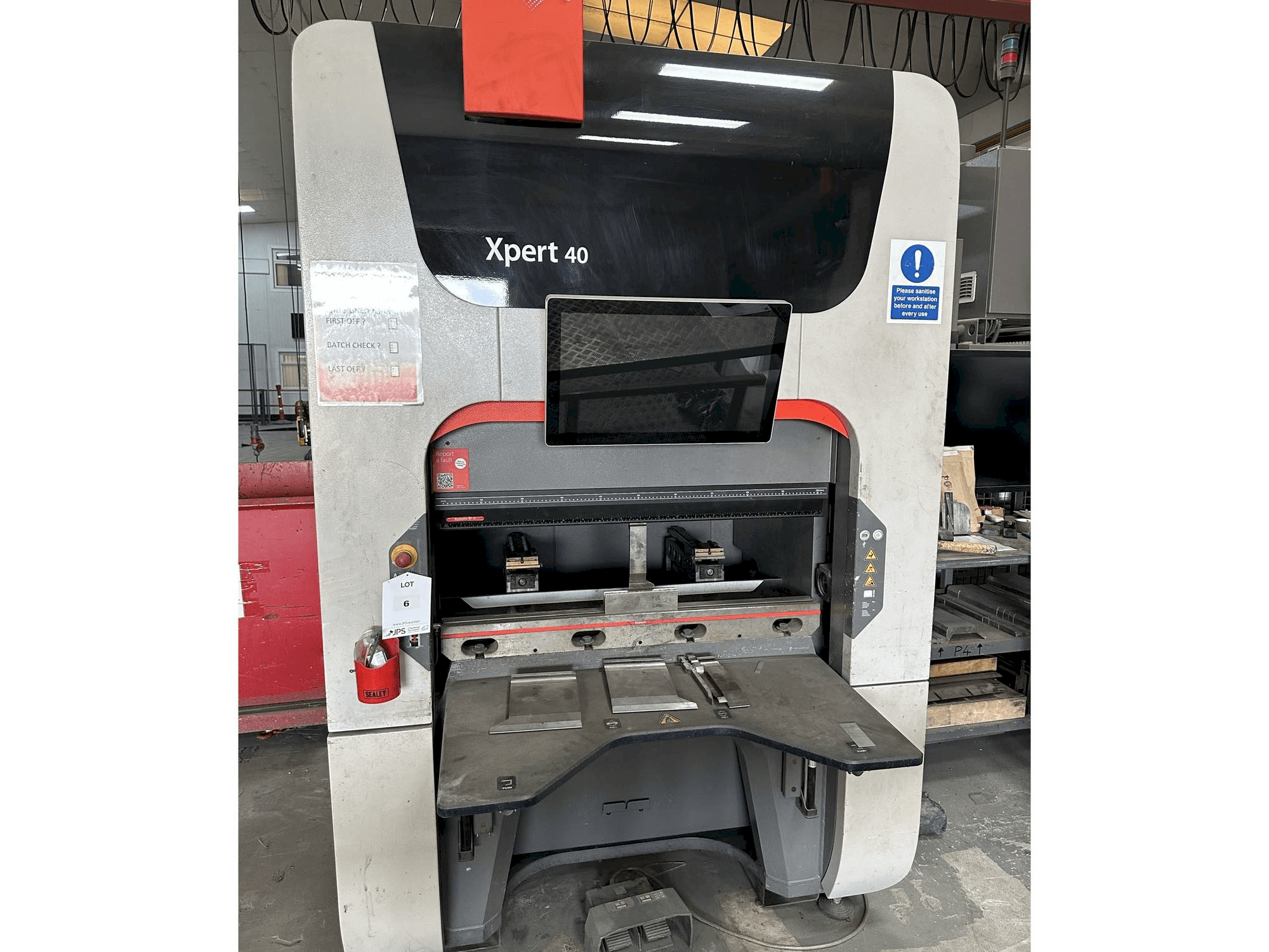 Bystronic Xpert 40/1030-maskinen framifrån