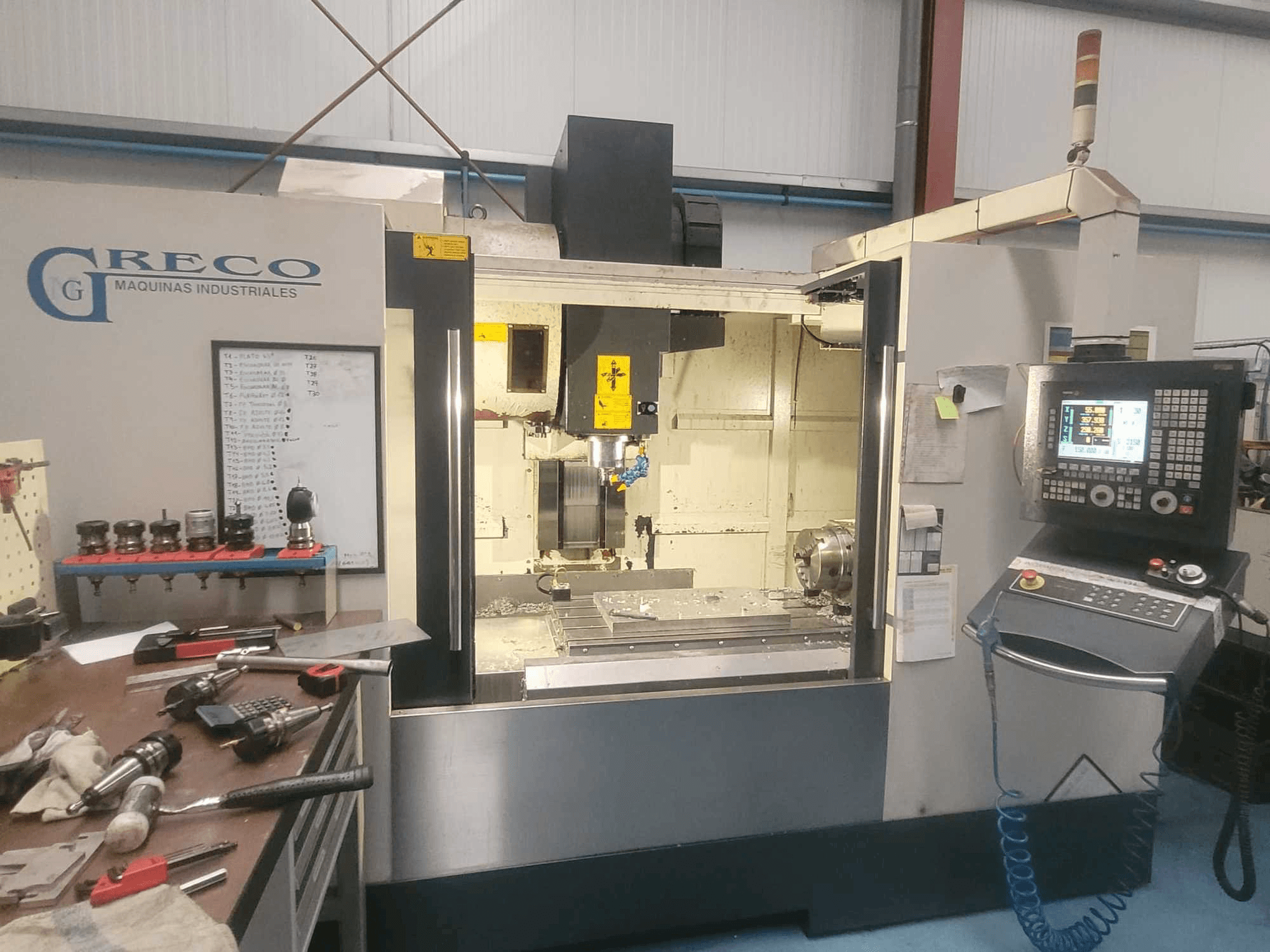 Finitech SMV-1270-3B-maskinen framifrån