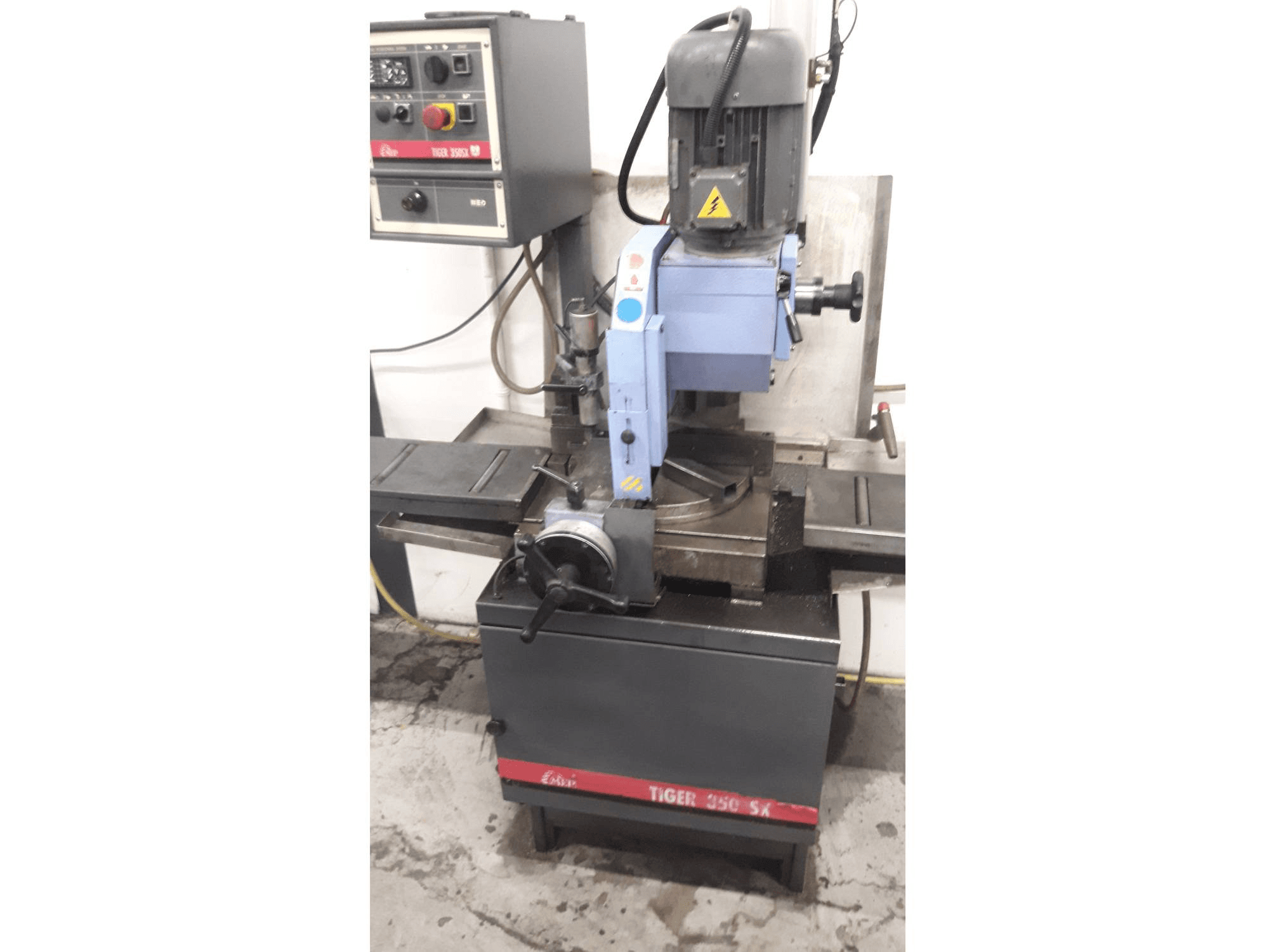 MEP TIGER 350SX-maskinen framifrån