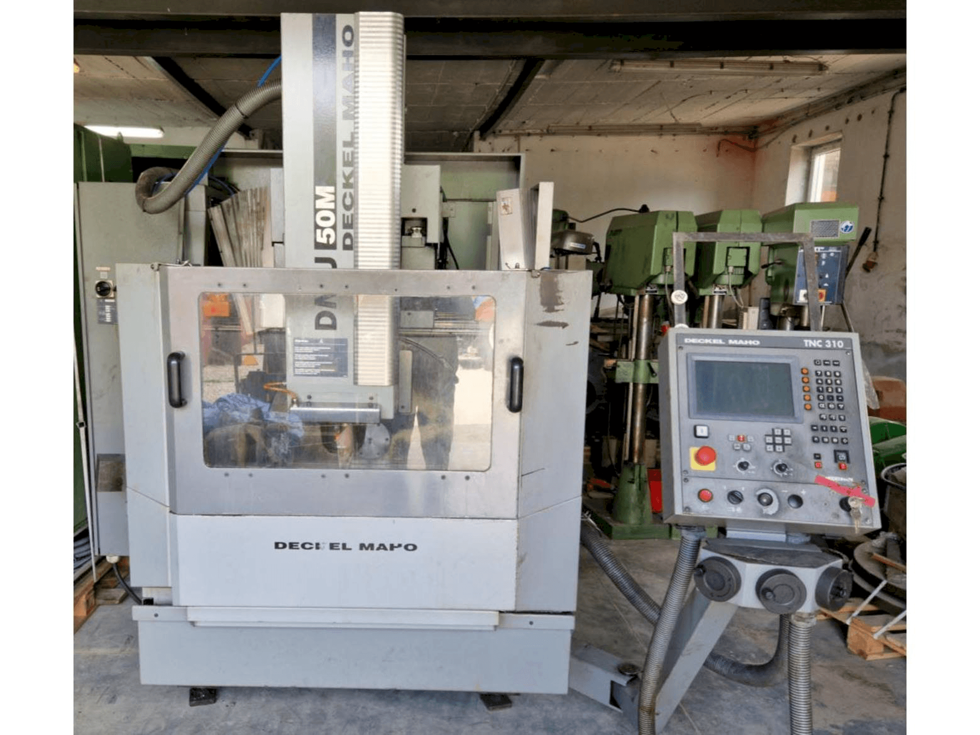 DECKEL MAHO DMU 50M-maskinen framifrån