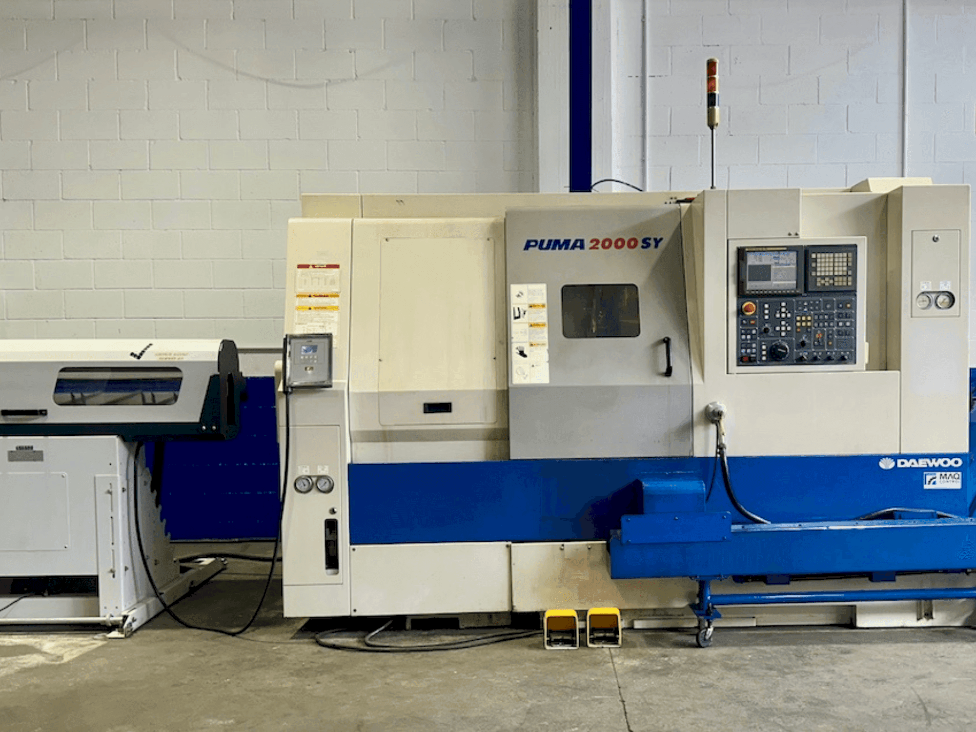 DOOSAN PUMA 2000SY-maskinen framifrån