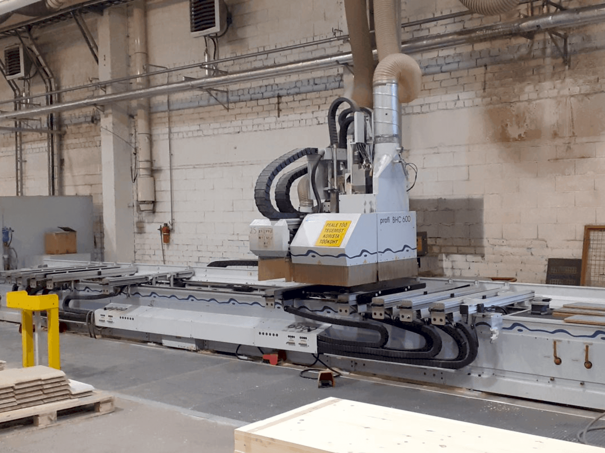 Weeke Profi BHC 600-maskinen framifrån