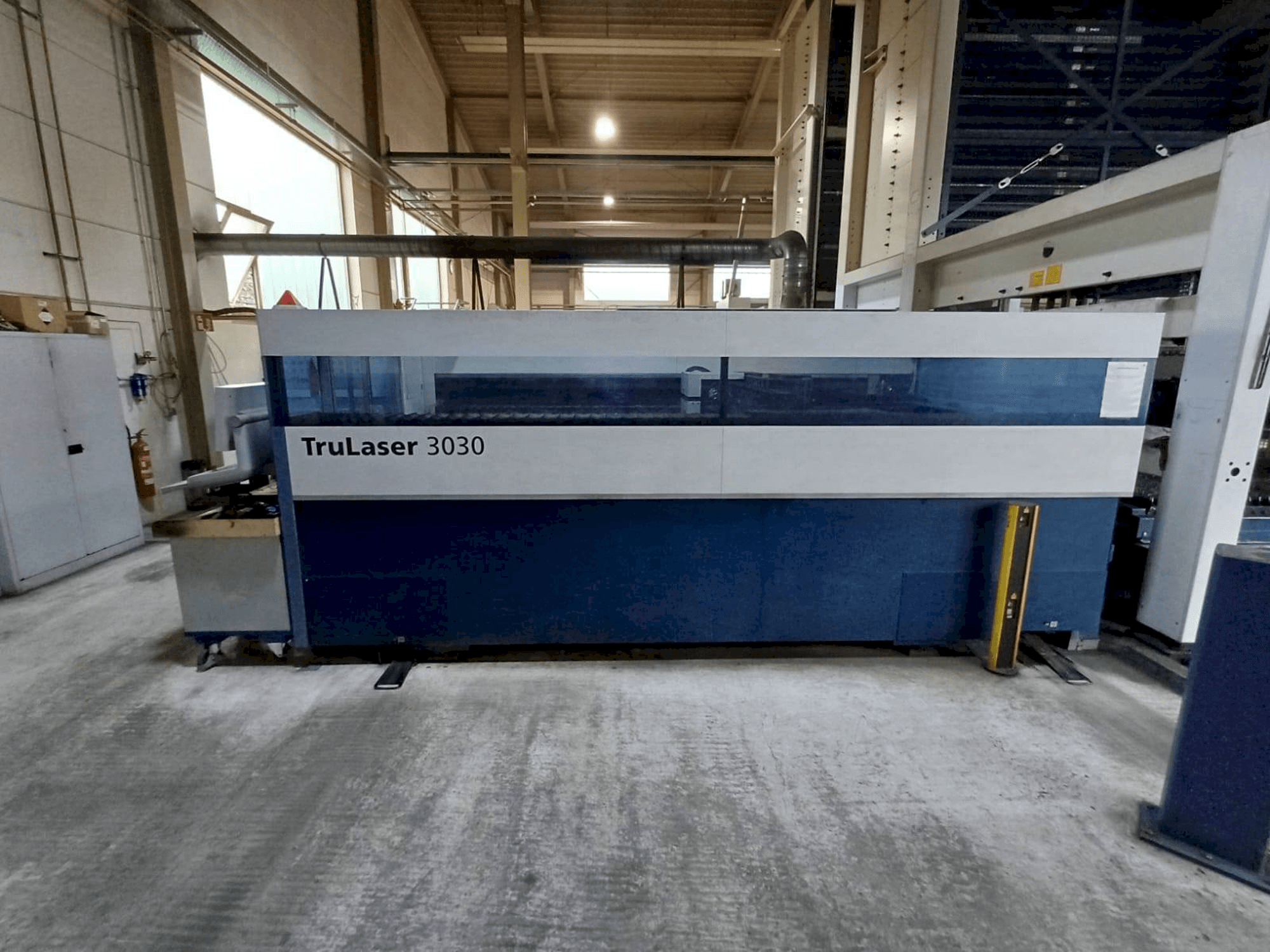 TRUMPF TruLaser 3030-maskinen framifrån