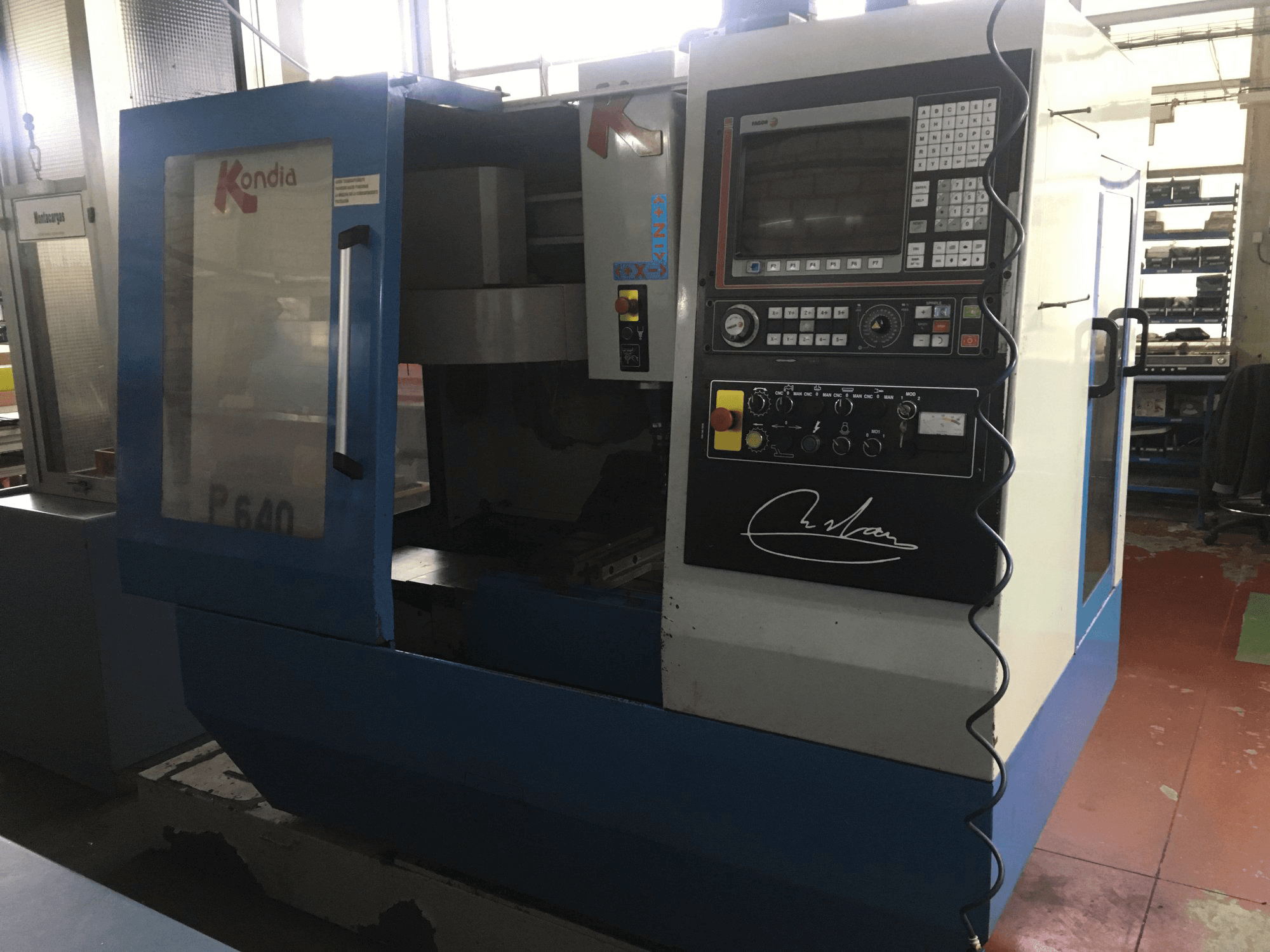 KONDIA-maskinen sedd från högerB-640