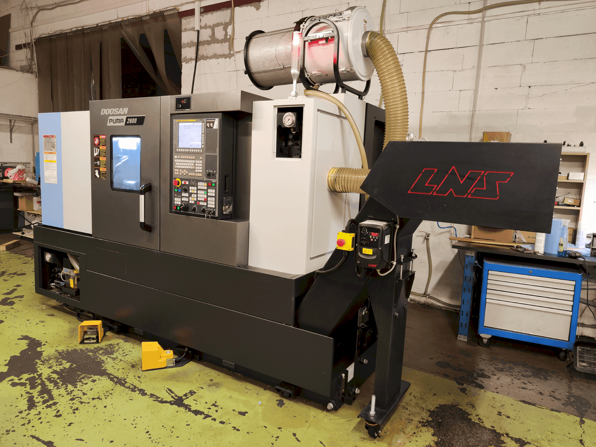 DOOSAN Puma 2600/500-maskinen framifrån