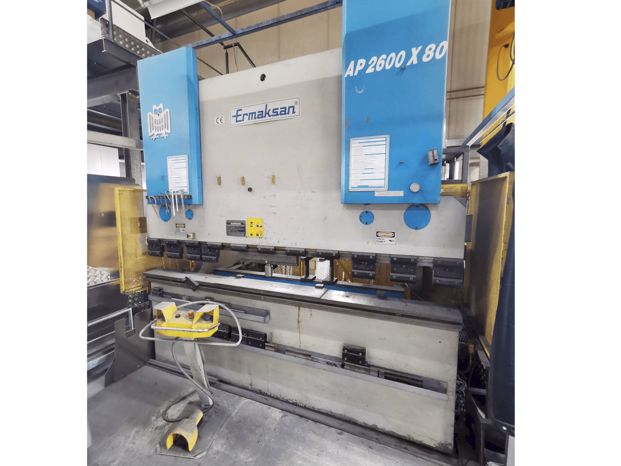 ERMAKSAN AP 2600 - 80-maskinen framifrån